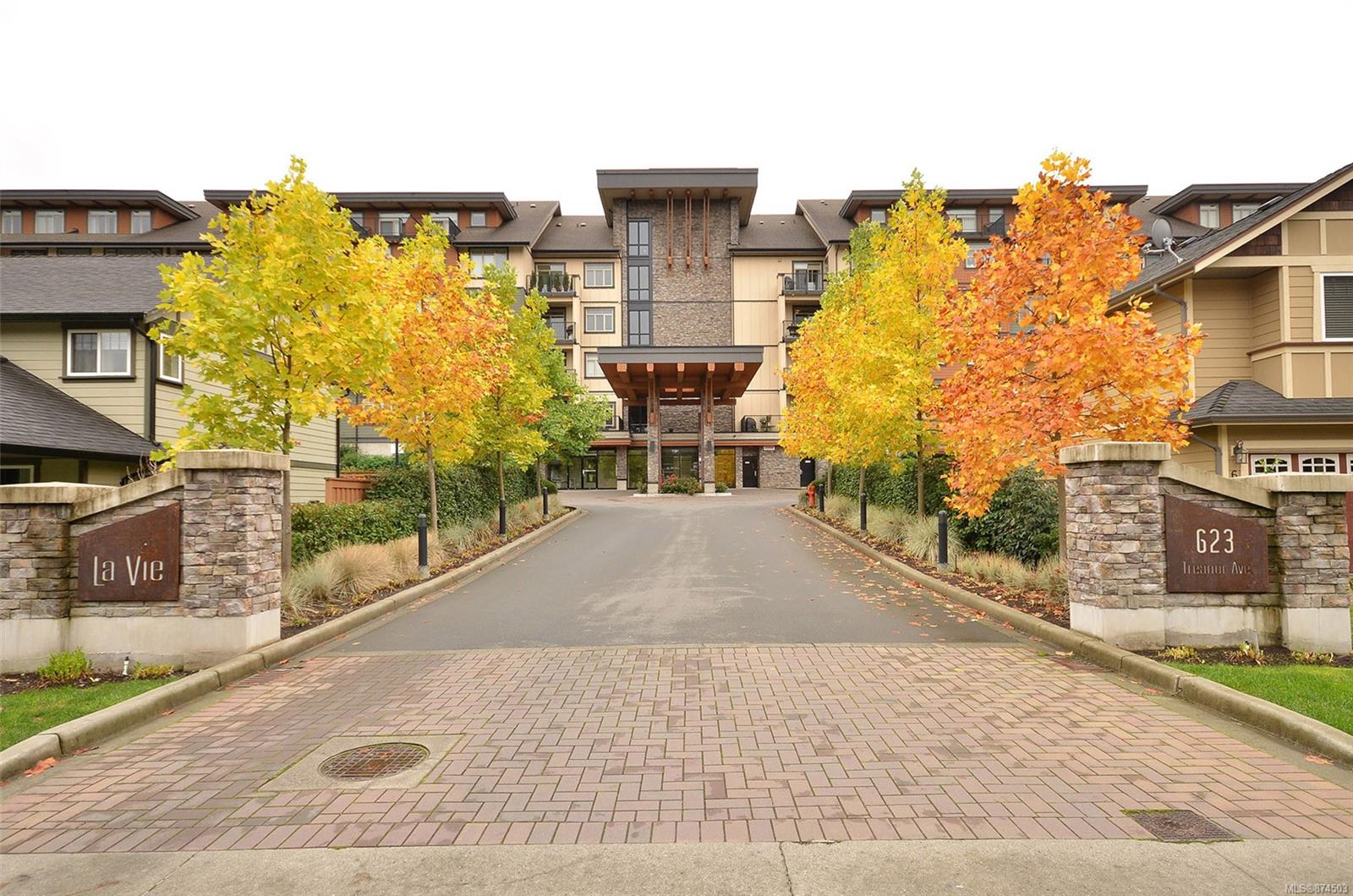 305 623 Treanor Avenue, Langford, BC, V9B 0B1 874503 Victoria Real