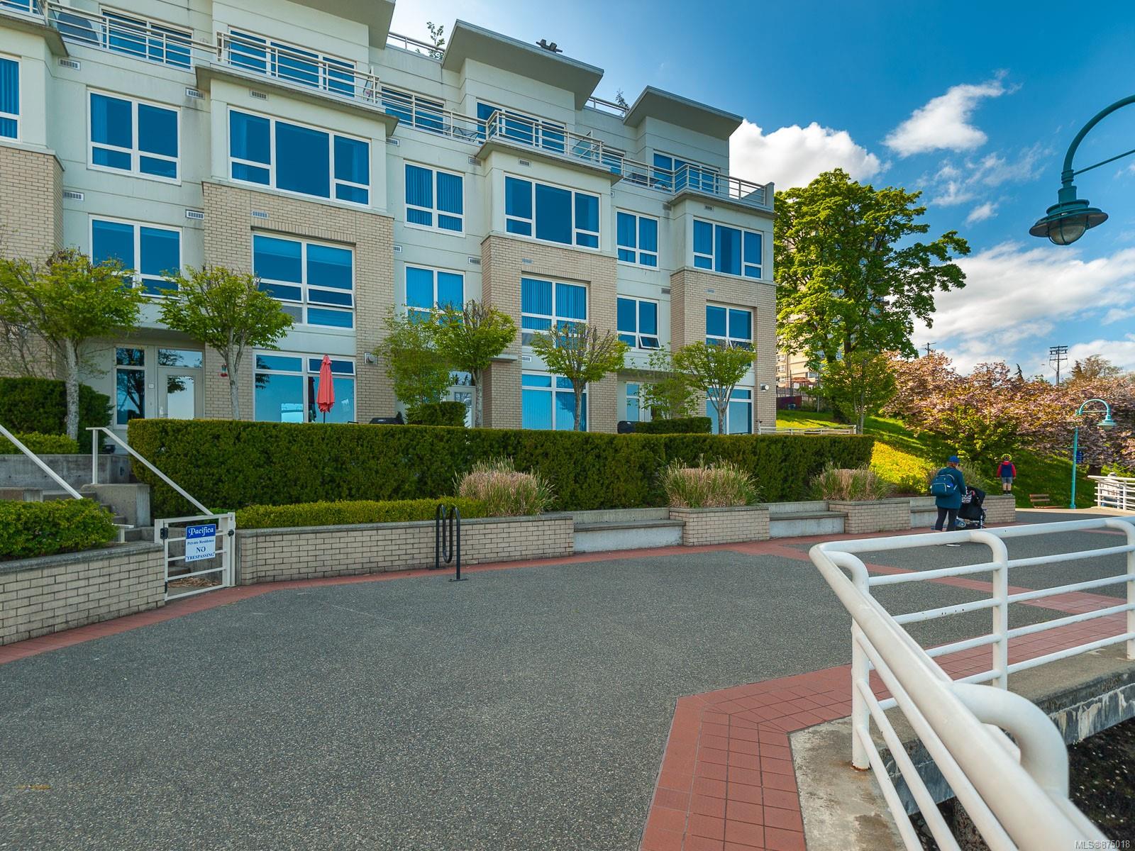 TH13 38 Front Street, Nanaimo, BC, V9R 0B8 875018 Susan McGougan