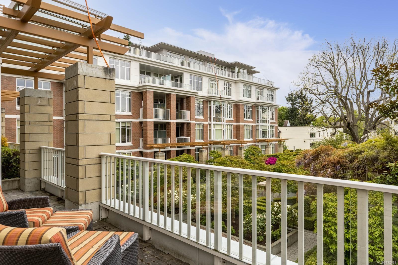 202 999 Burdett Avenue, Victoria, BC, V8V 3G7 875163 Bobby Sparrow Personal Real Estate