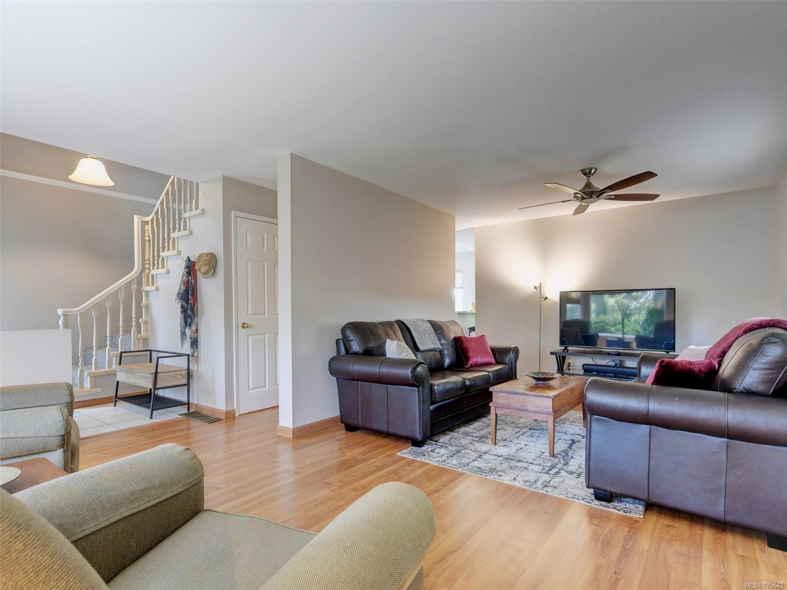 472 Constance Avenue, Esquimalt, BC, V9A 6N3 875642 McMullen Homes Team