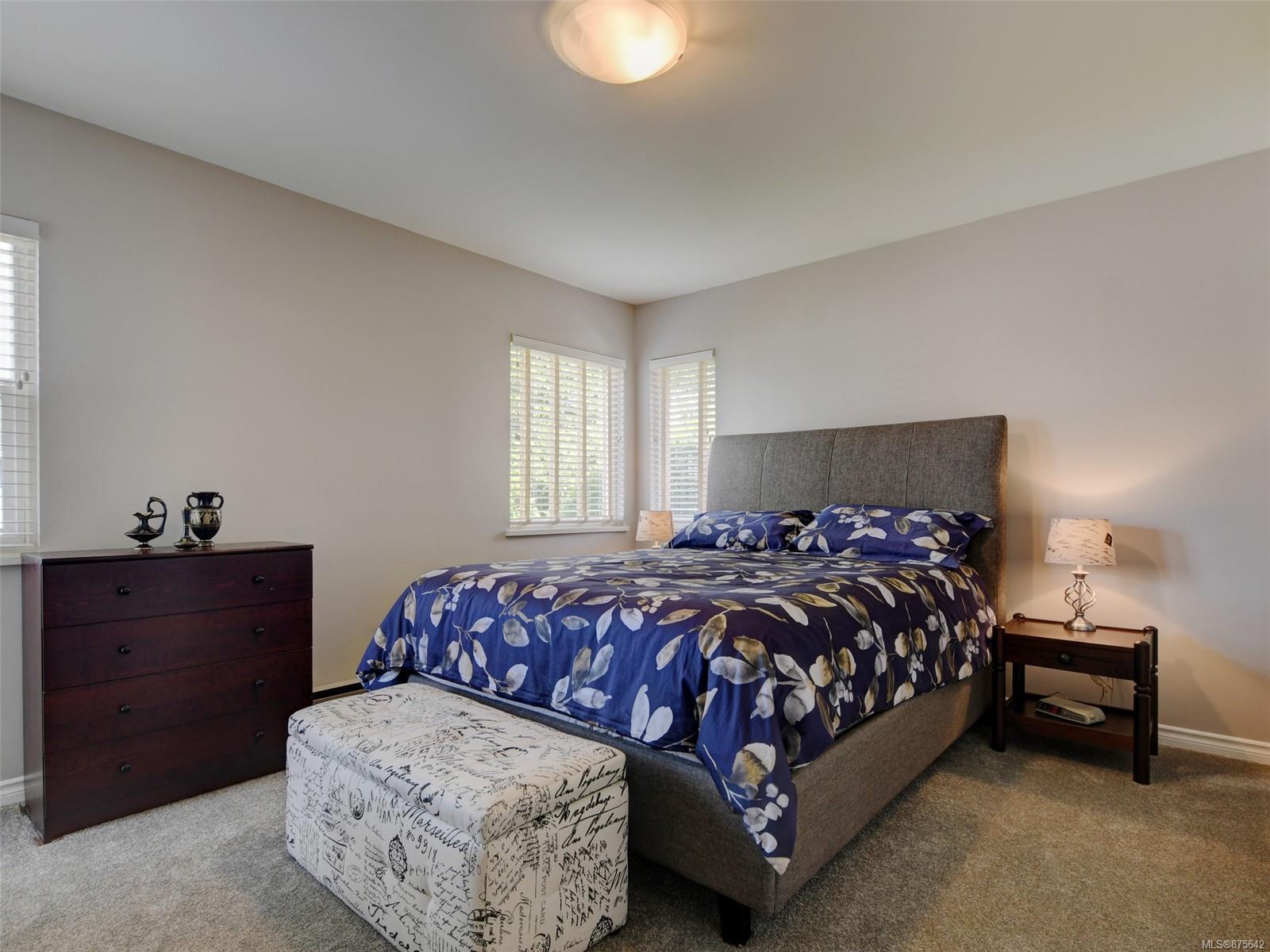 472 Constance Avenue, Esquimalt, BC, V9A 6N3 875642 McMullen Homes Team