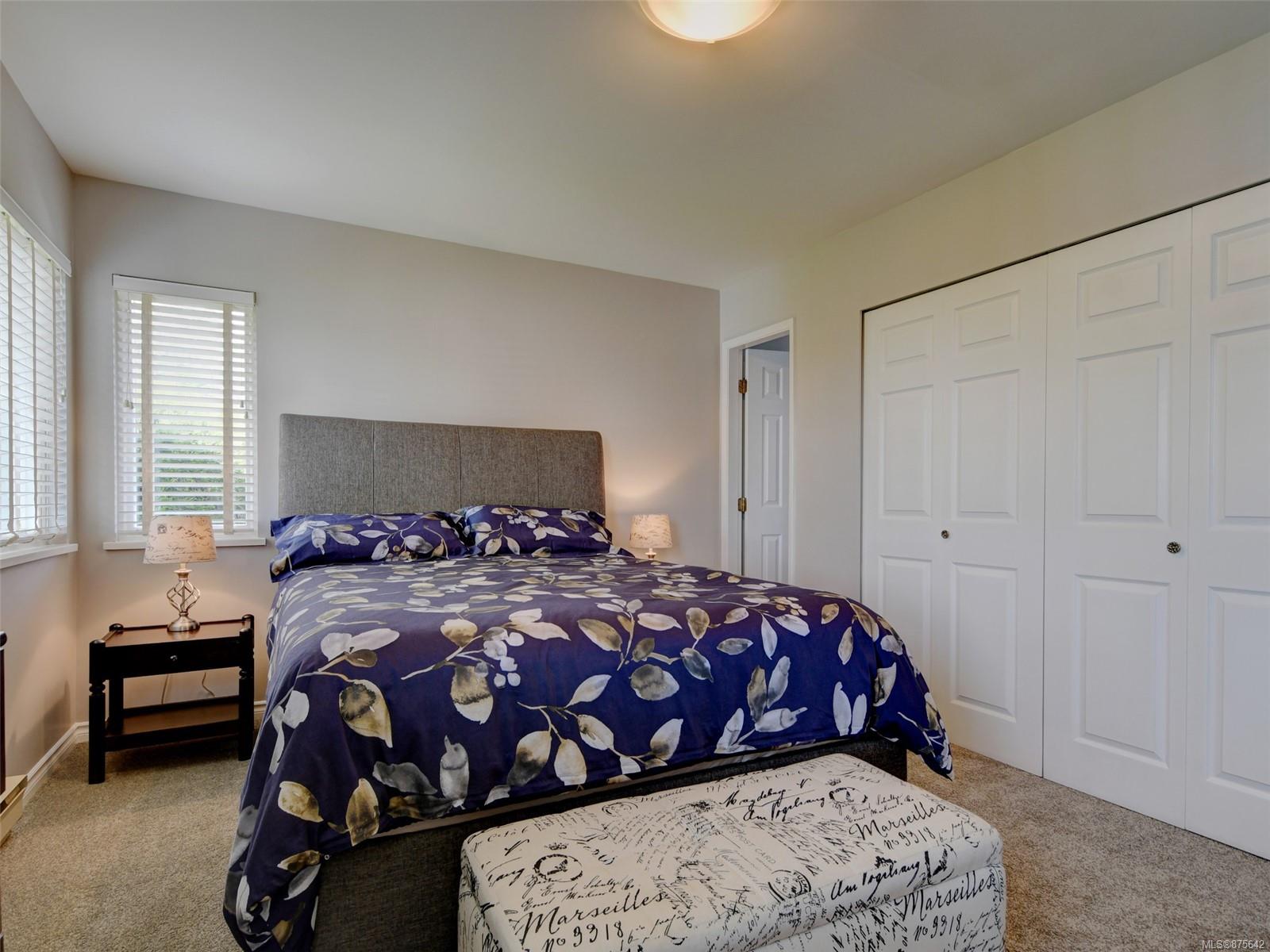 472 Constance Avenue, Esquimalt, BC, V9A 6N3 875642 McMullen Homes Team