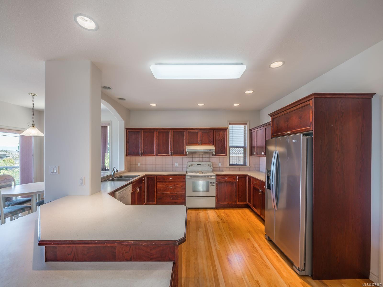 6559 Groveland Drive, Nanaimo, BC, V9V 1P7 876069 Susan McGougan