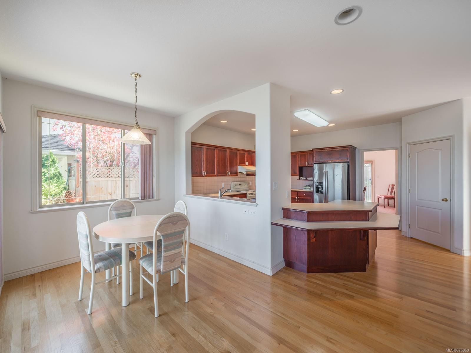 6559 Groveland Drive, Nanaimo, BC, V9V 1P7 876069 Susan McGougan