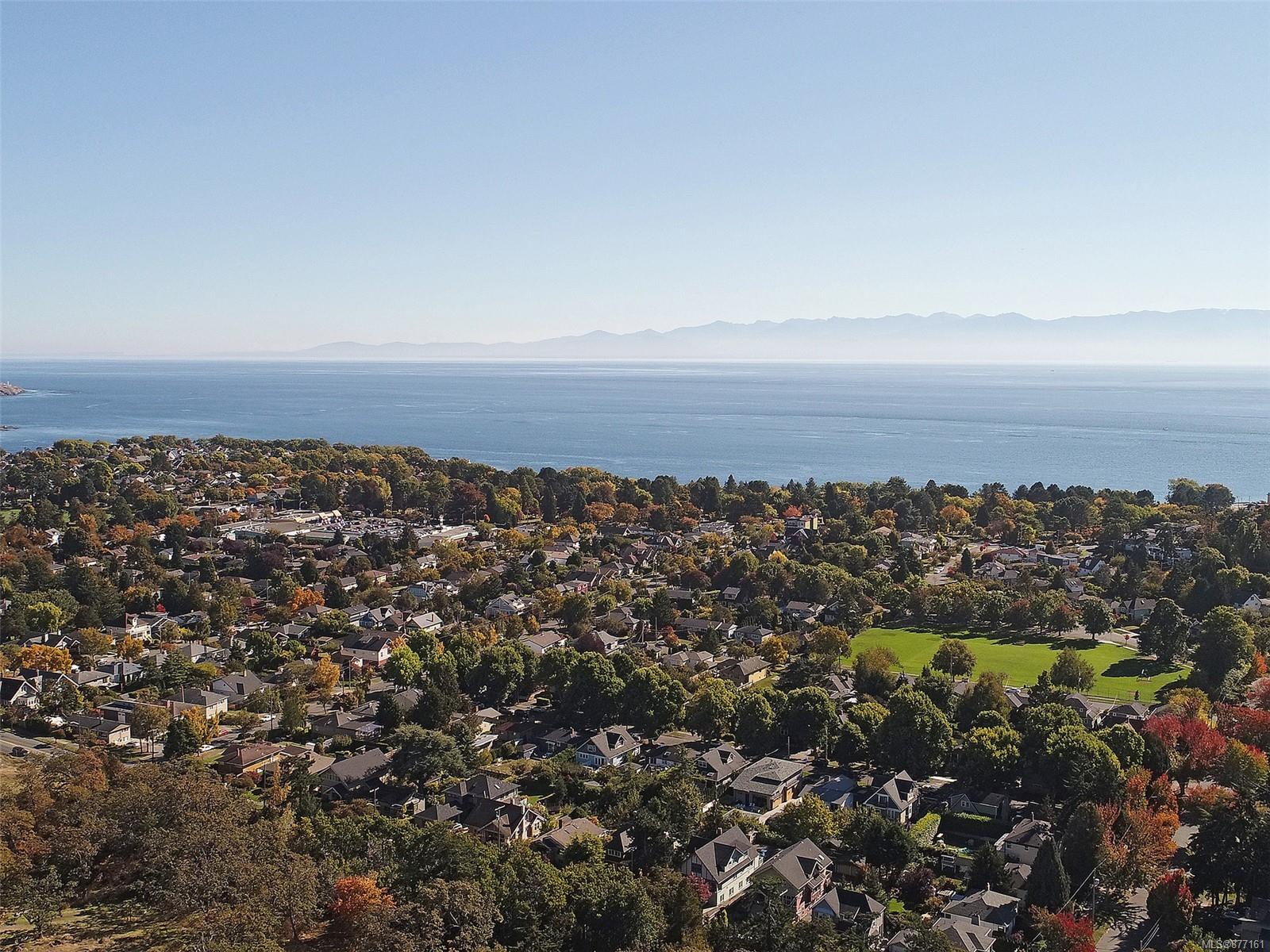 29 416 Dallas Road, Victoria, BC, V8V 1A9 877161 David Brown Personal Real Estate Corporation