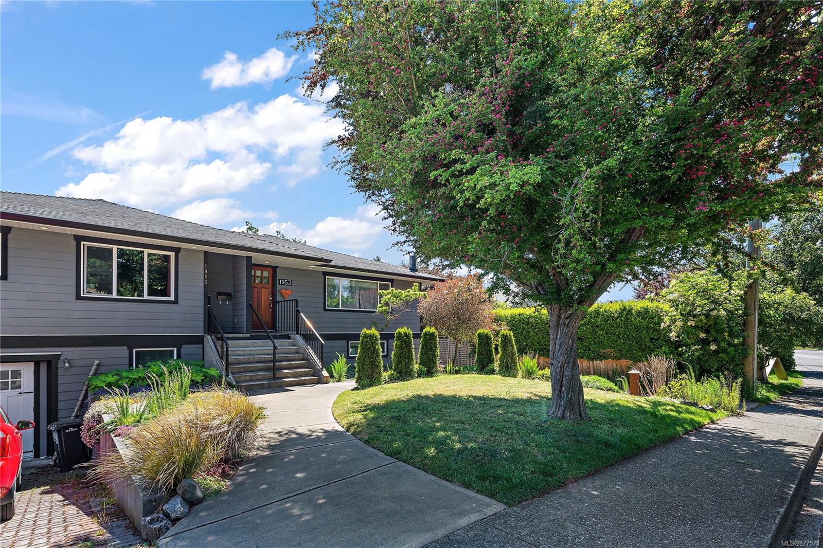 1953 Richardson Street, Victoria, BC, V8S 1S5 877571 Robin Cushing