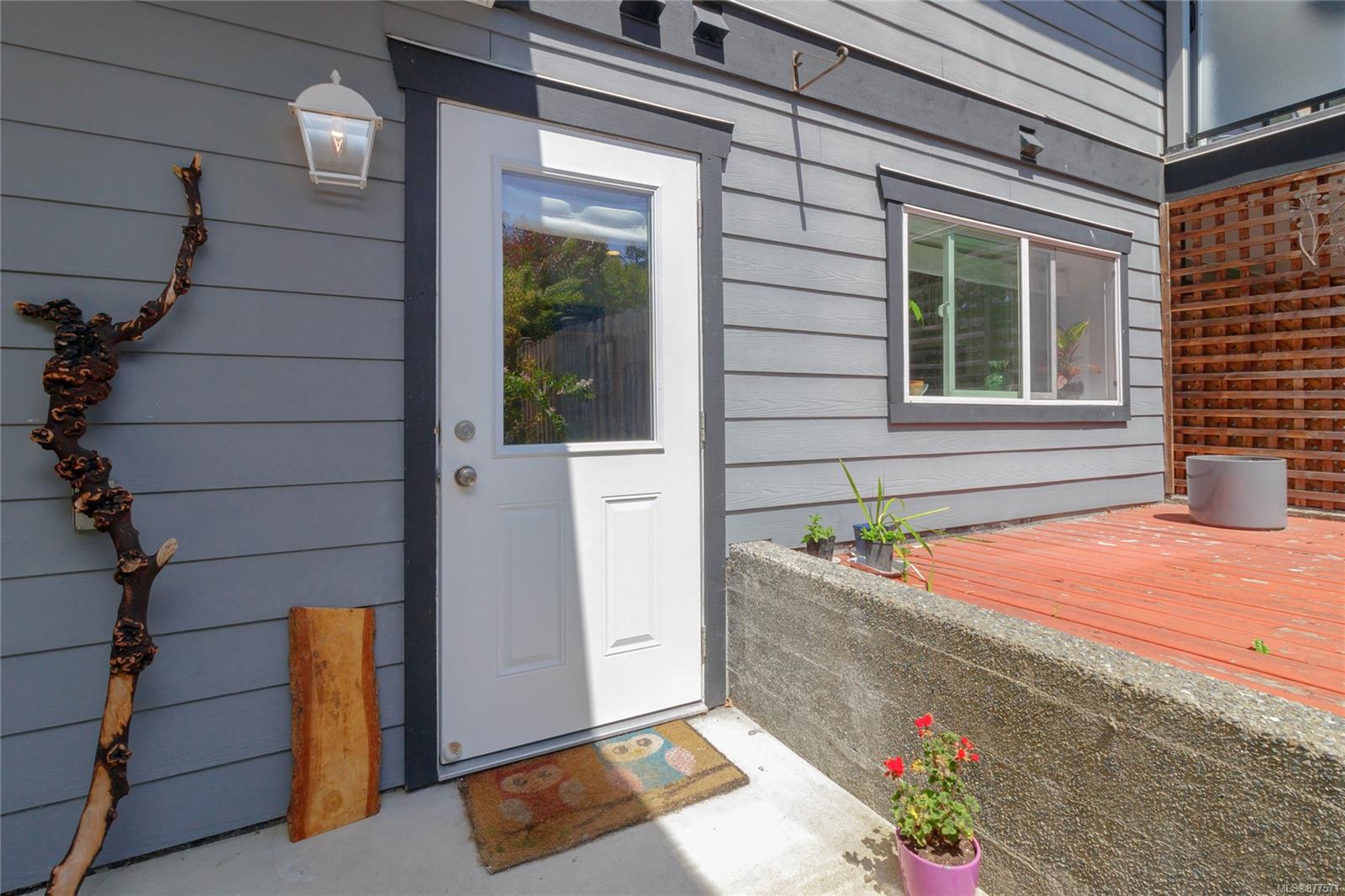 1953 Richardson Street, Victoria, BC, V8S 1S5 877571 Robin Cushing