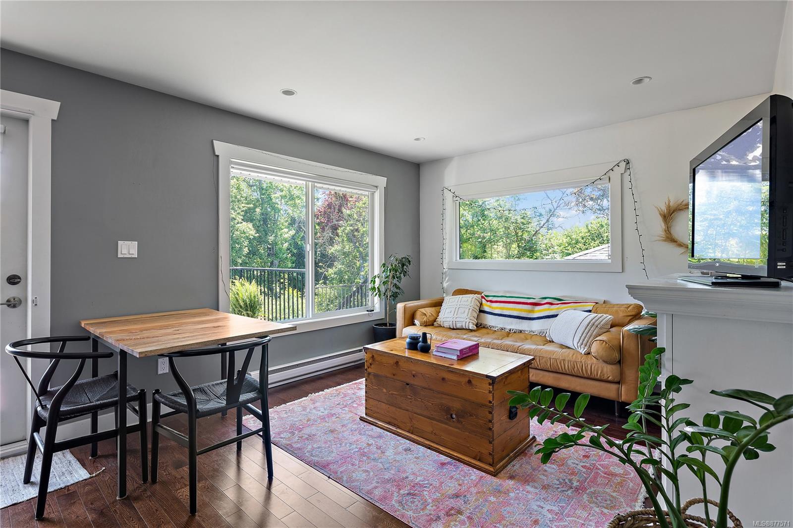 1953 Richardson Street, Victoria, BC, V8S 1S5 877571 Robin Cushing