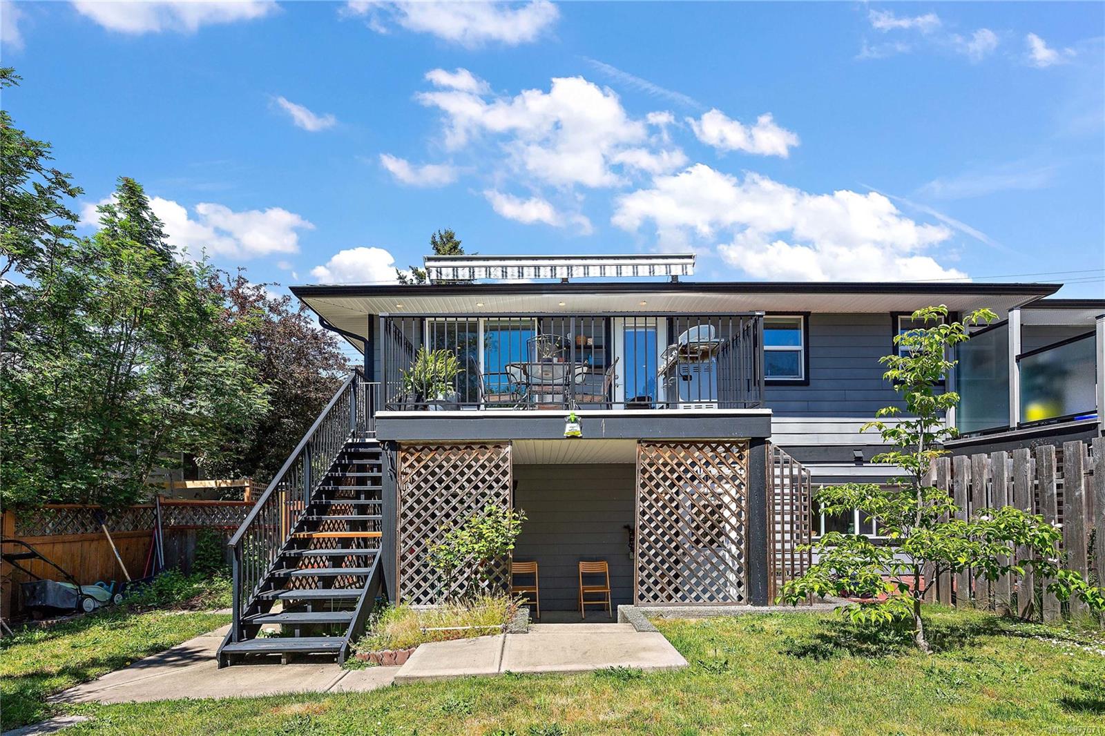 1953 Richardson Street, Victoria, BC, V8S 1S5 877571 Robin Cushing