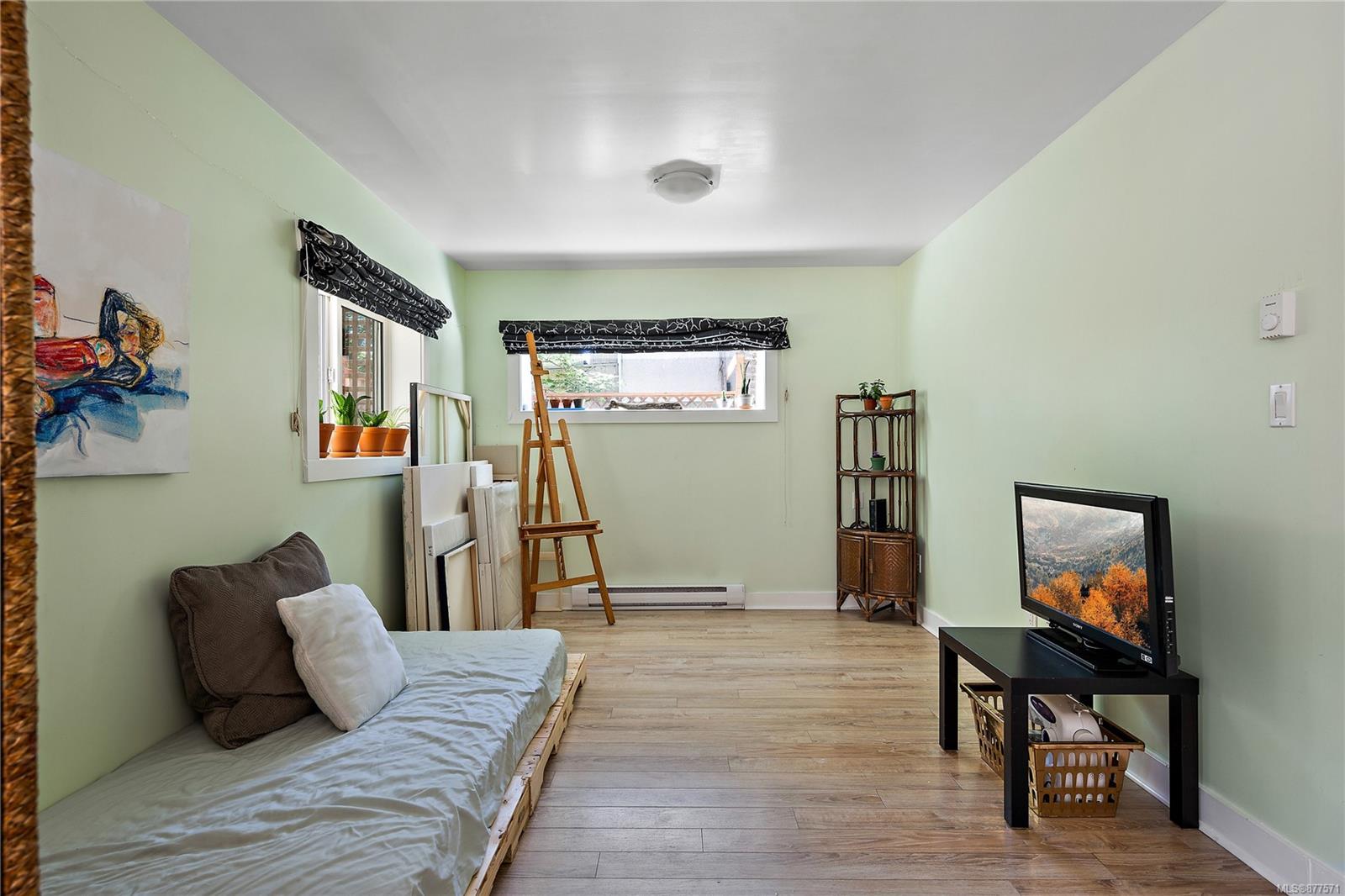 1953 Richardson Street, Victoria, BC, V8S 1S5 877571 Robin Cushing