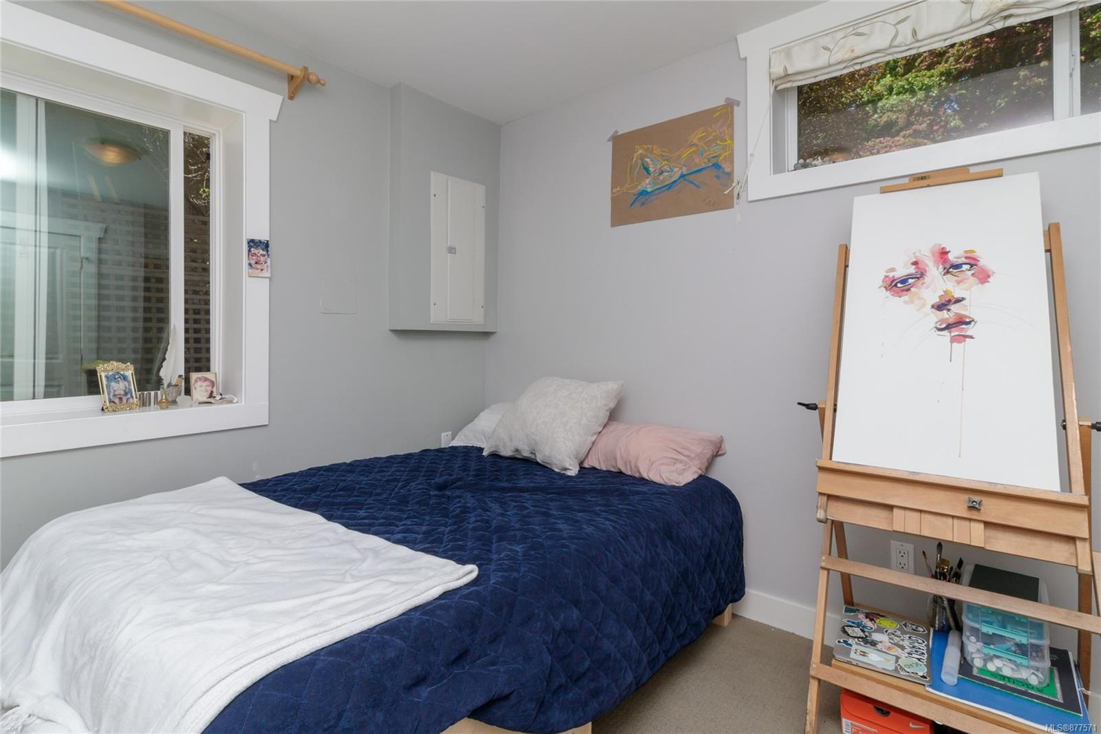 1953 Richardson Street, Victoria, BC, V8S 1S5 877571 Robin Cushing