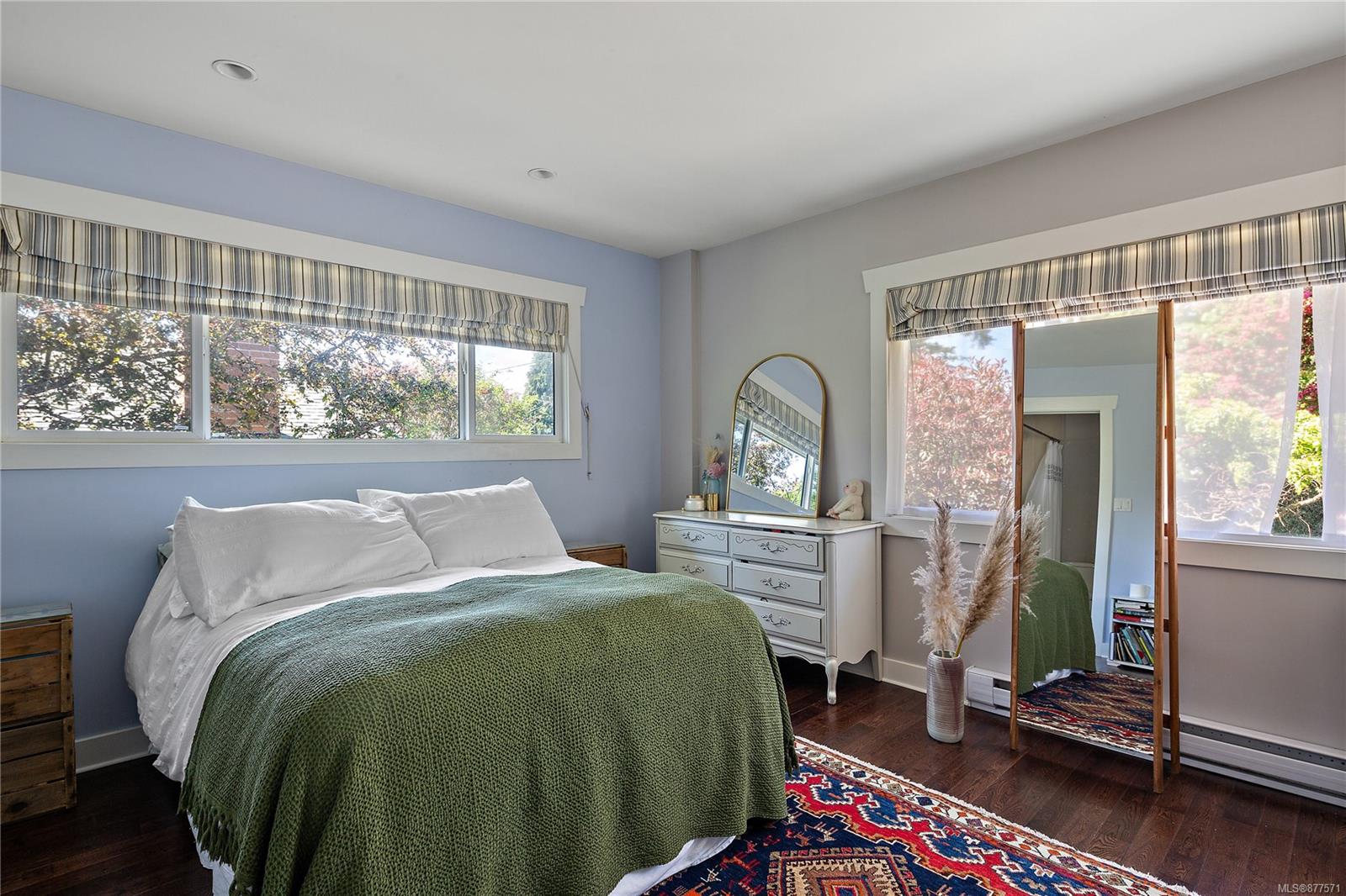 1953 Richardson Street, Victoria, BC, V8S 1S5 877571 Robin Cushing