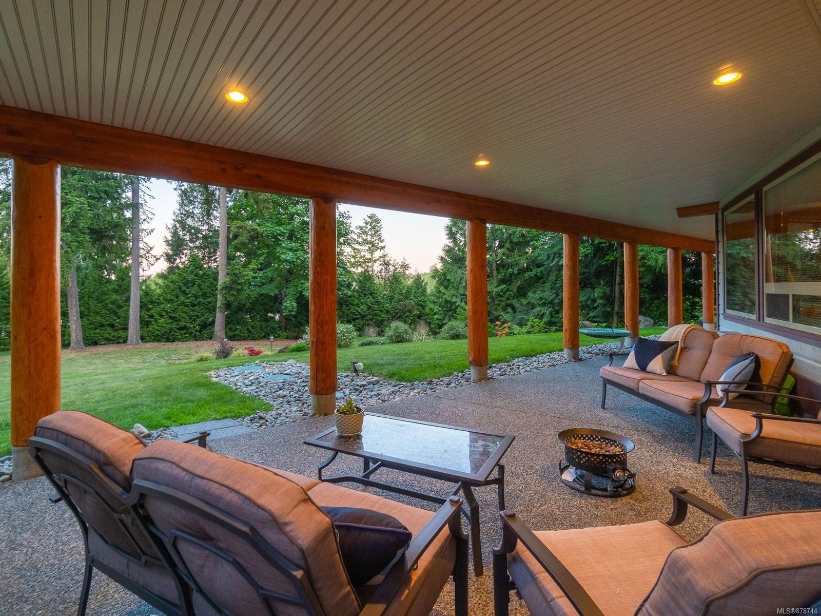 1298 Fielding Road, Nanaimo, BC, V9X 1K8 878744 Carol Warkentin and