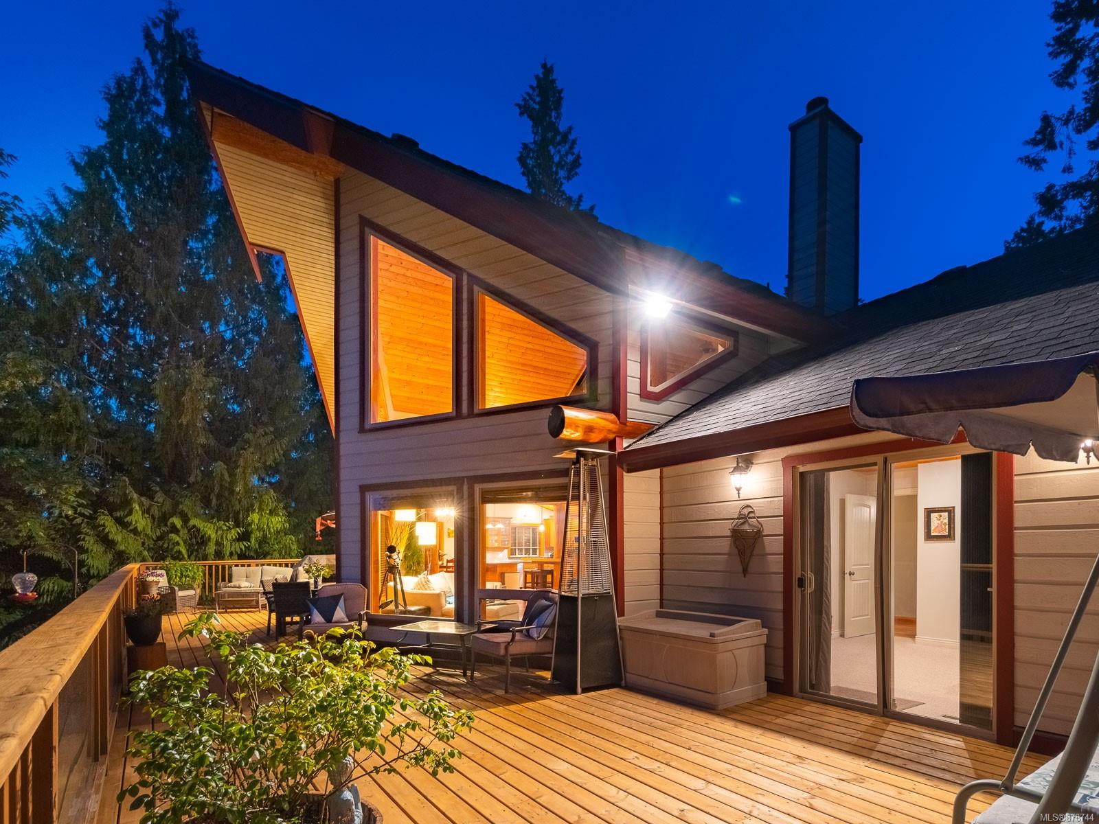 1298 Fielding Road, Nanaimo, BC, V9X 1K8 878744 Carol Warkentin and