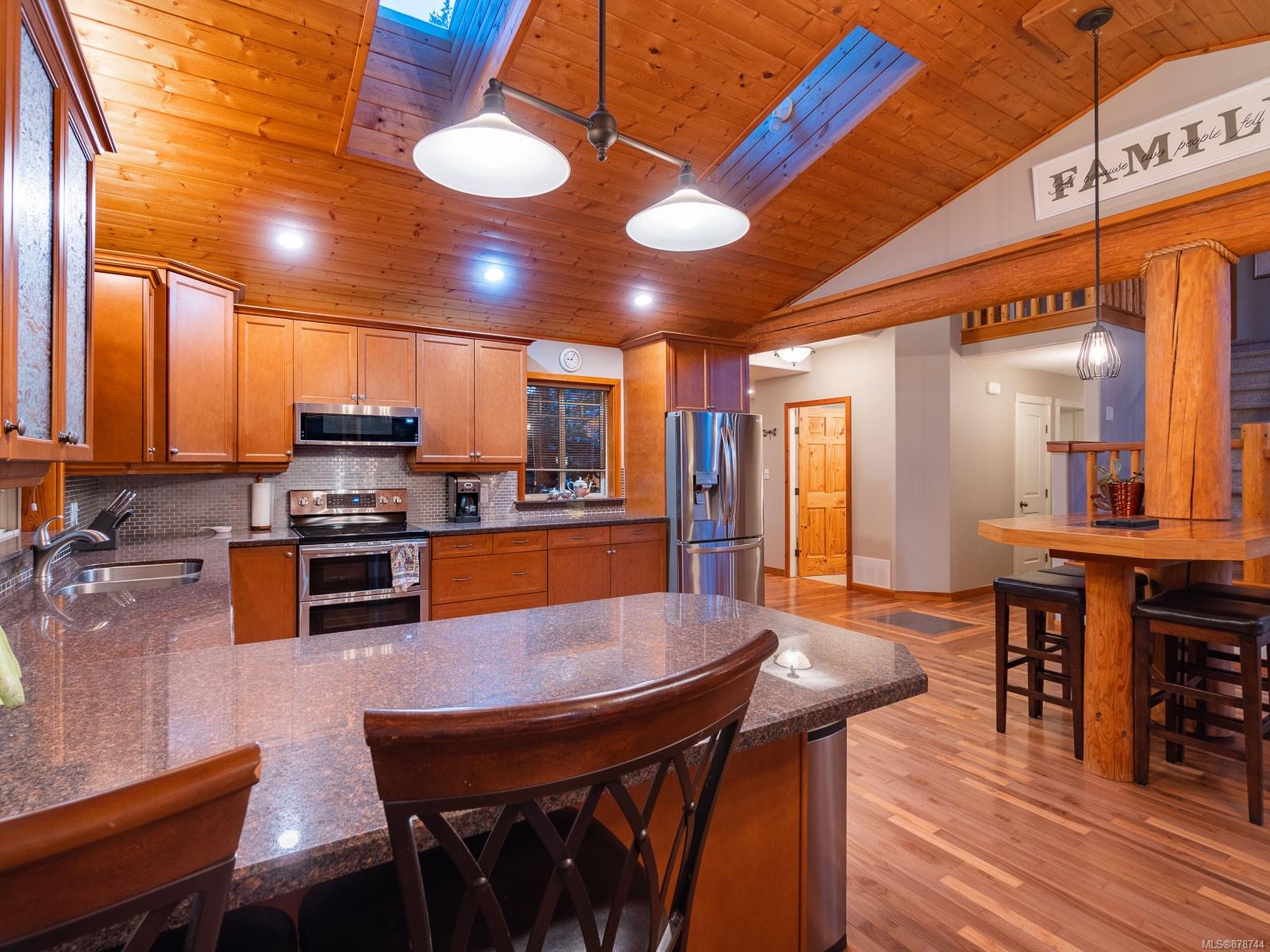 1298 Fielding Road, Nanaimo, BC, V9X 1K8 878744 Carol Warkentin and