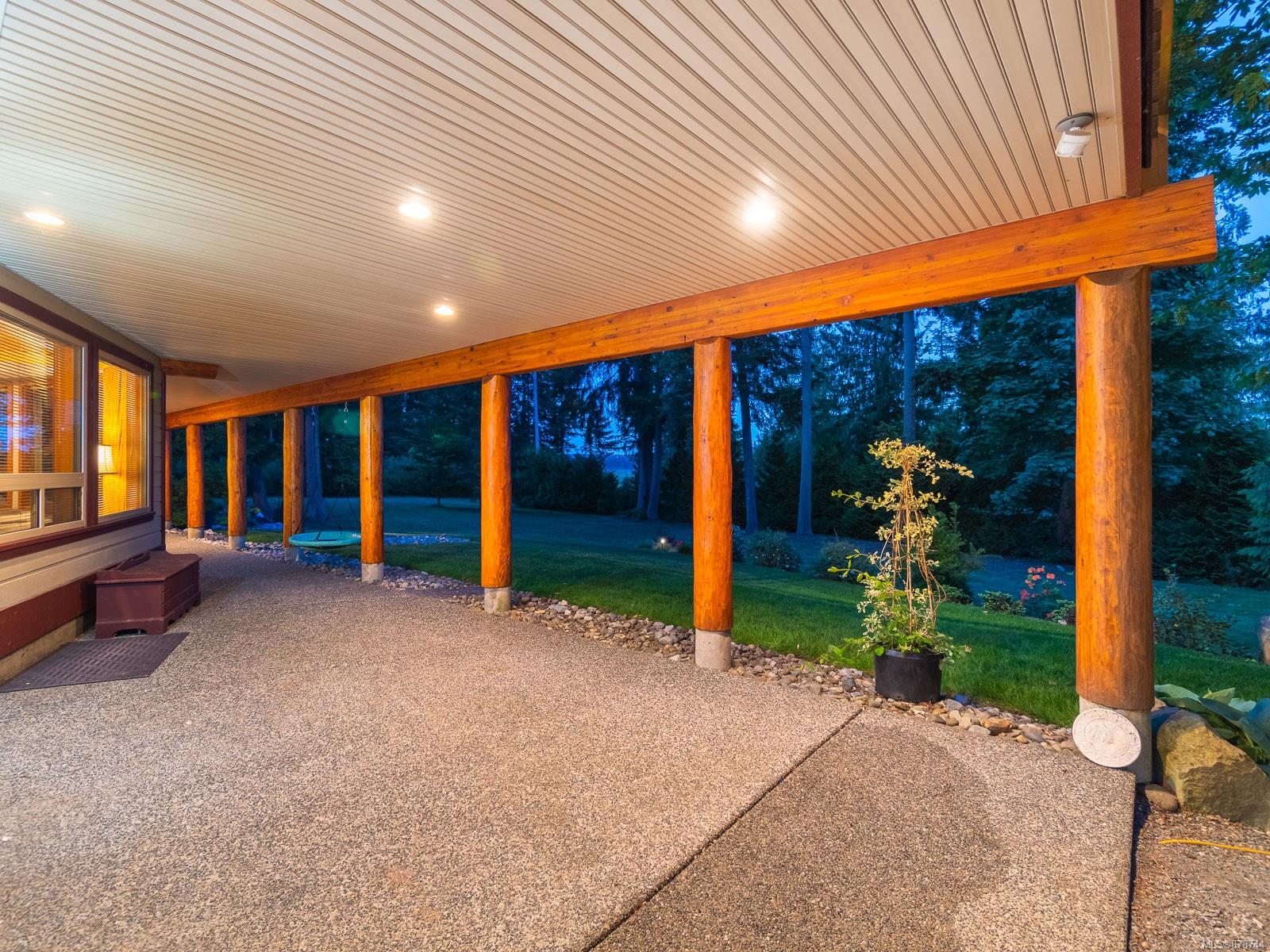 1298 Fielding Road, Nanaimo, BC, V9X 1K8 878744 Carol Warkentin and