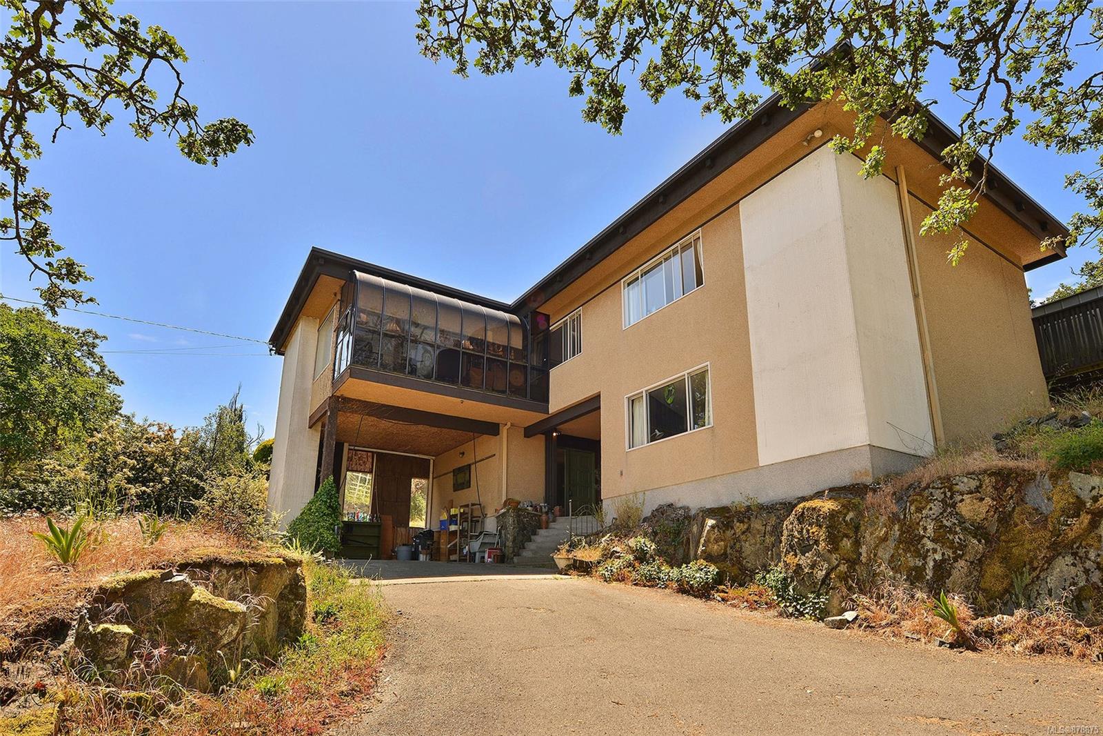 3864 Cedar Hill Road, Saanich, BC, V8P 3Z6 878875 Miles Takacs