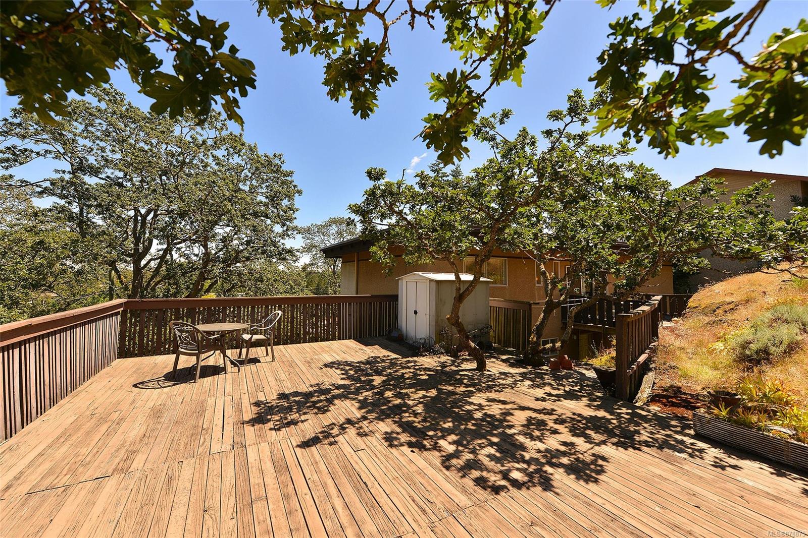 3864 Cedar Hill Road, Saanich, BC, V8P 3Z6 878875 Miles Takacs