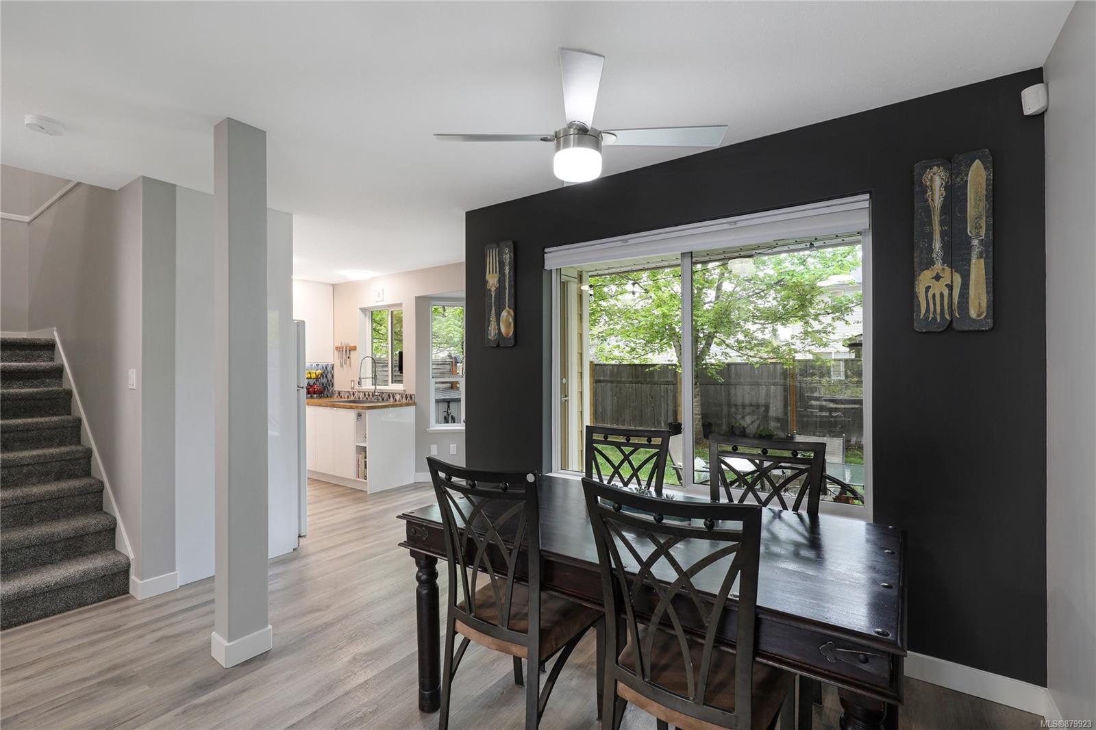 4 2728 1st Street, Courtenay, BC, V9N 4A4 879923 Stevie Cauvier