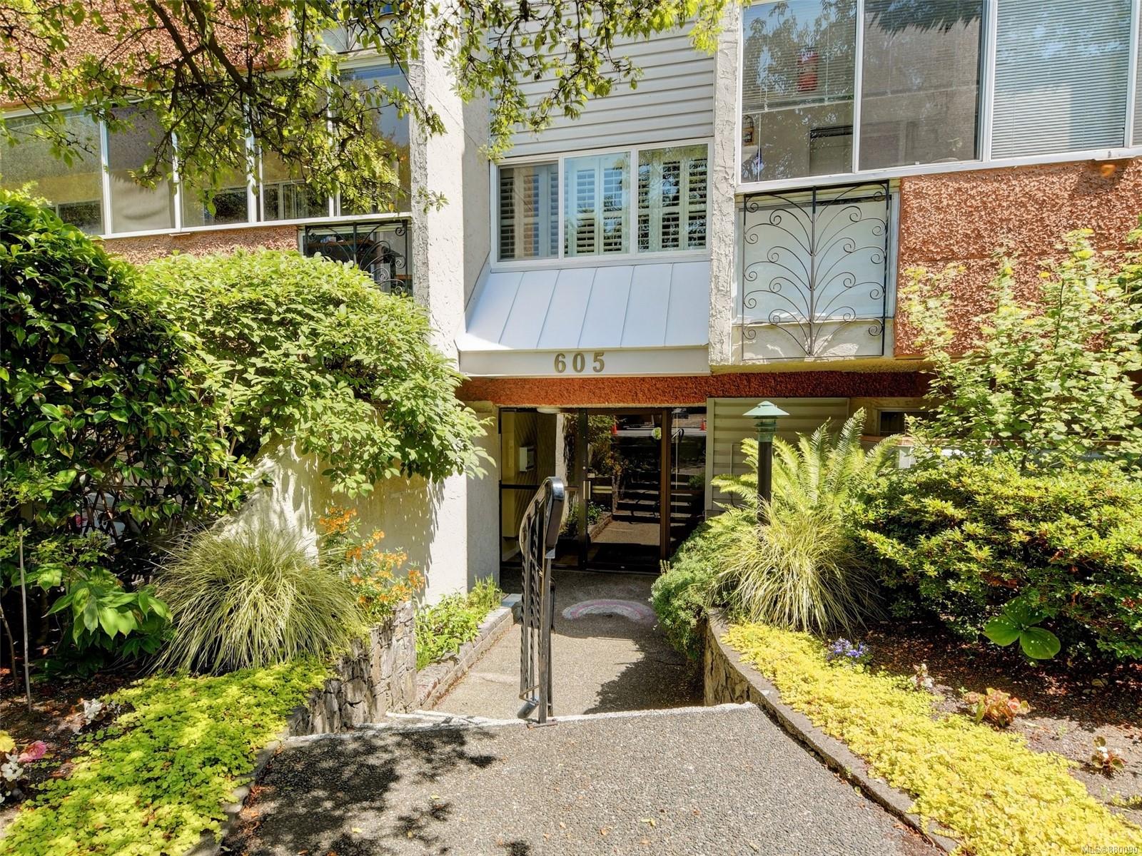 202 605 Cook Street, Victoria, BC, V8V 3Y6 880090 McMullen Homes Team