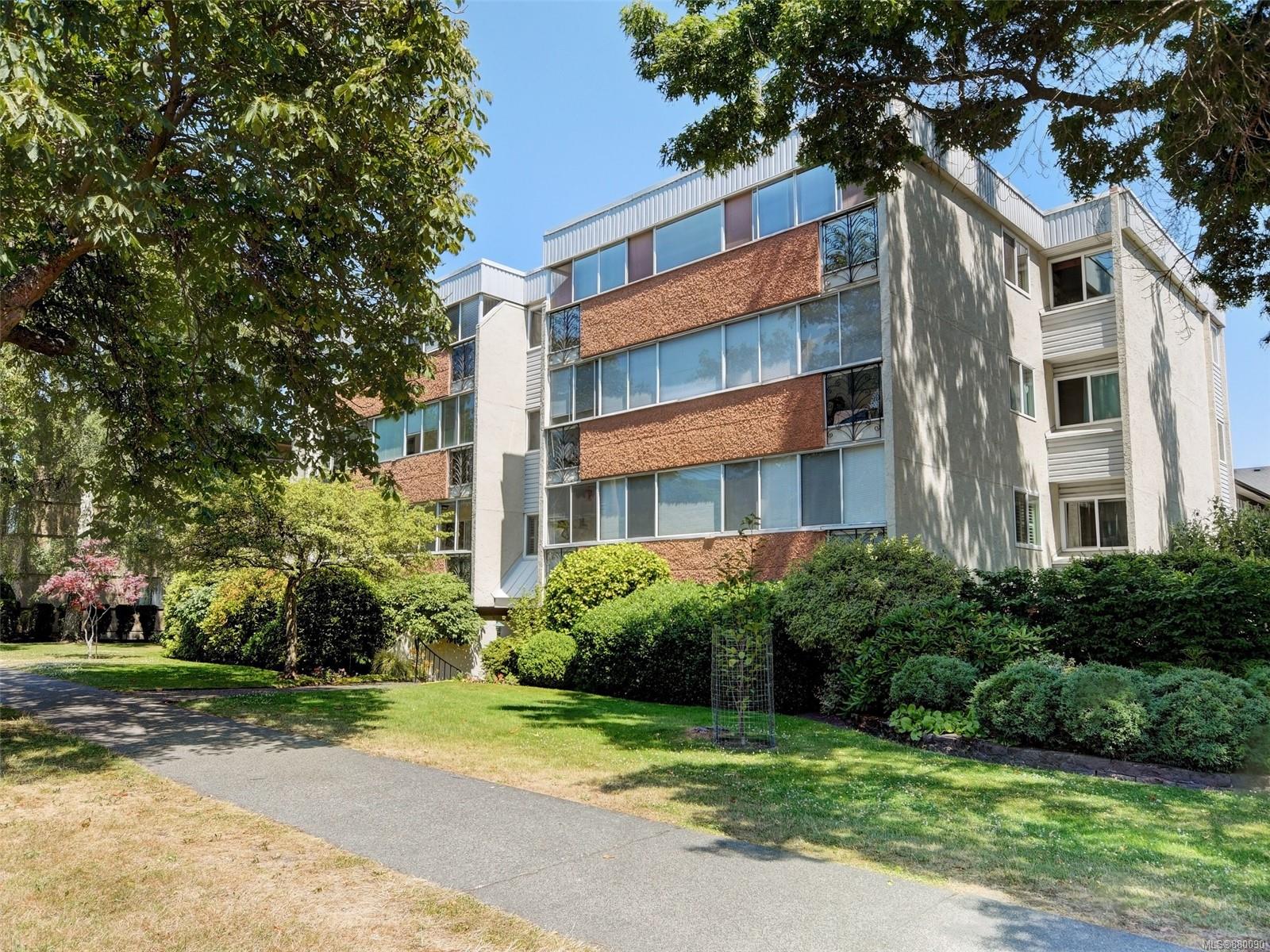 202 605 Cook Street, Victoria, BC, V8V 3Y6 880090 McMullen Homes Team