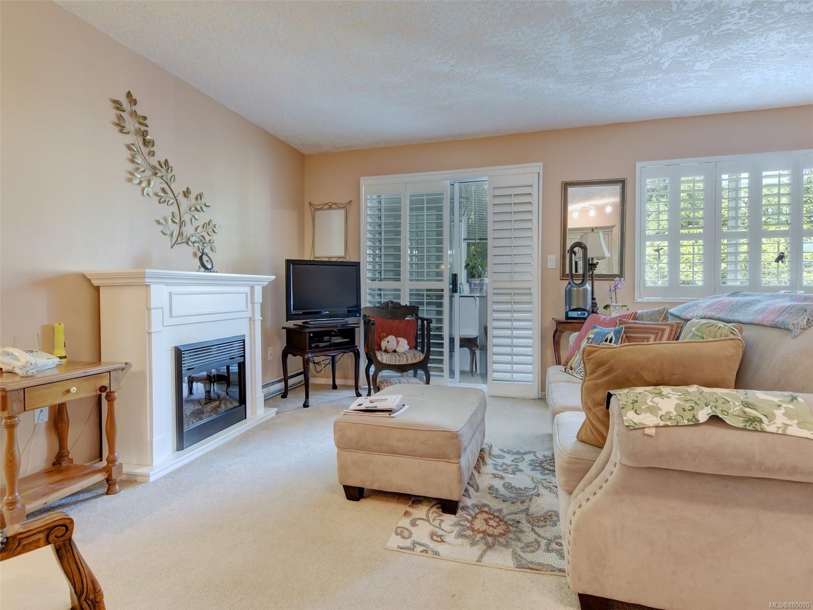 202 605 Cook Street, Victoria, BC, V8V 3Y6 880090 McMullen Homes Team