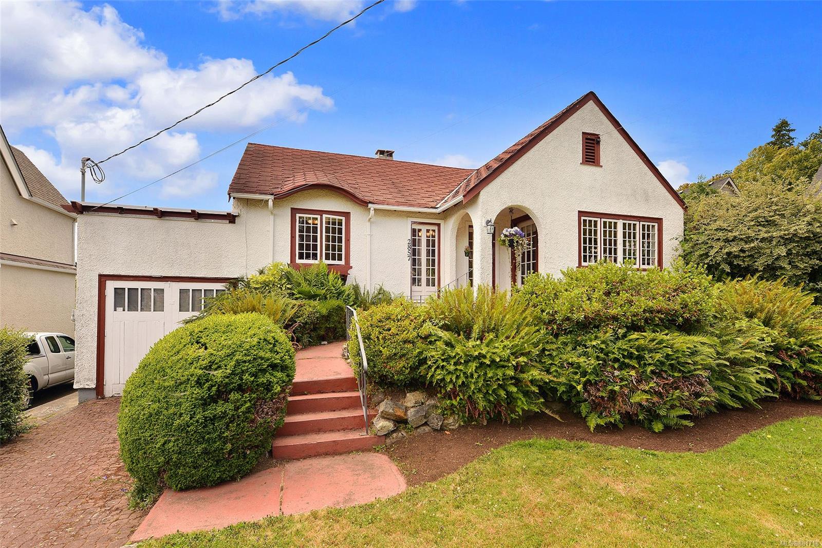 2857 Dewdney Ave, Oak Bay, BC, V8R 3M5 881718 Stephen Calderwood