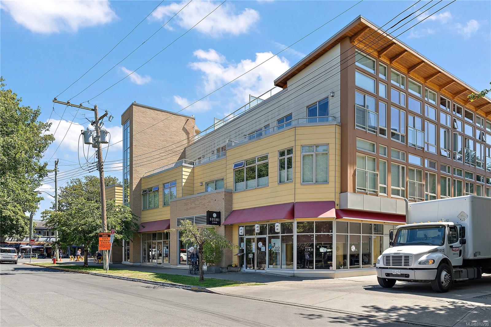 211 240 Cook Street, Victoria, BC, V8V 3X3 882790 Marten Homes