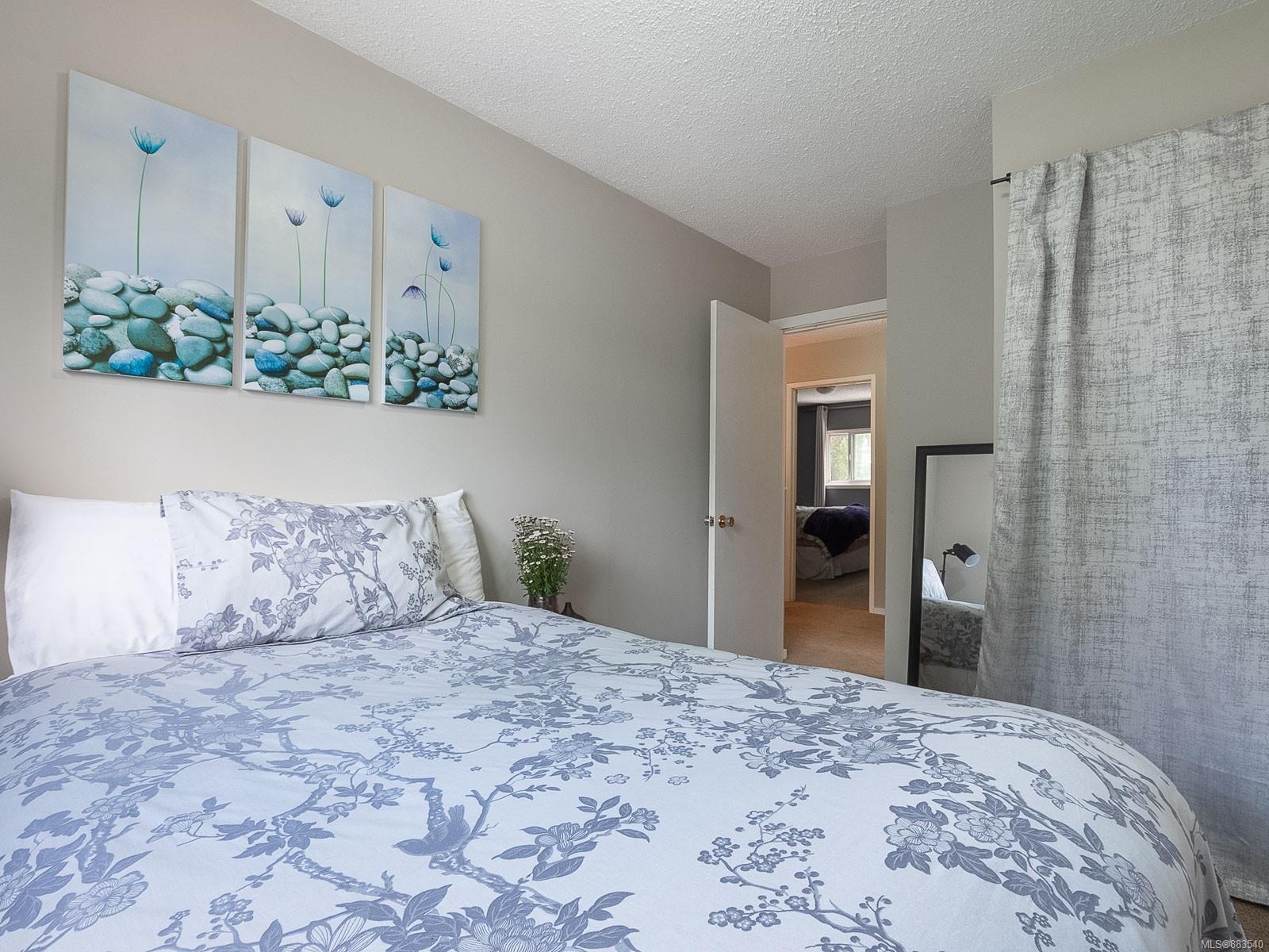 440 Resolution Place, Ladysmith, BC, V9G 1P8 883540 Carol Warkentin