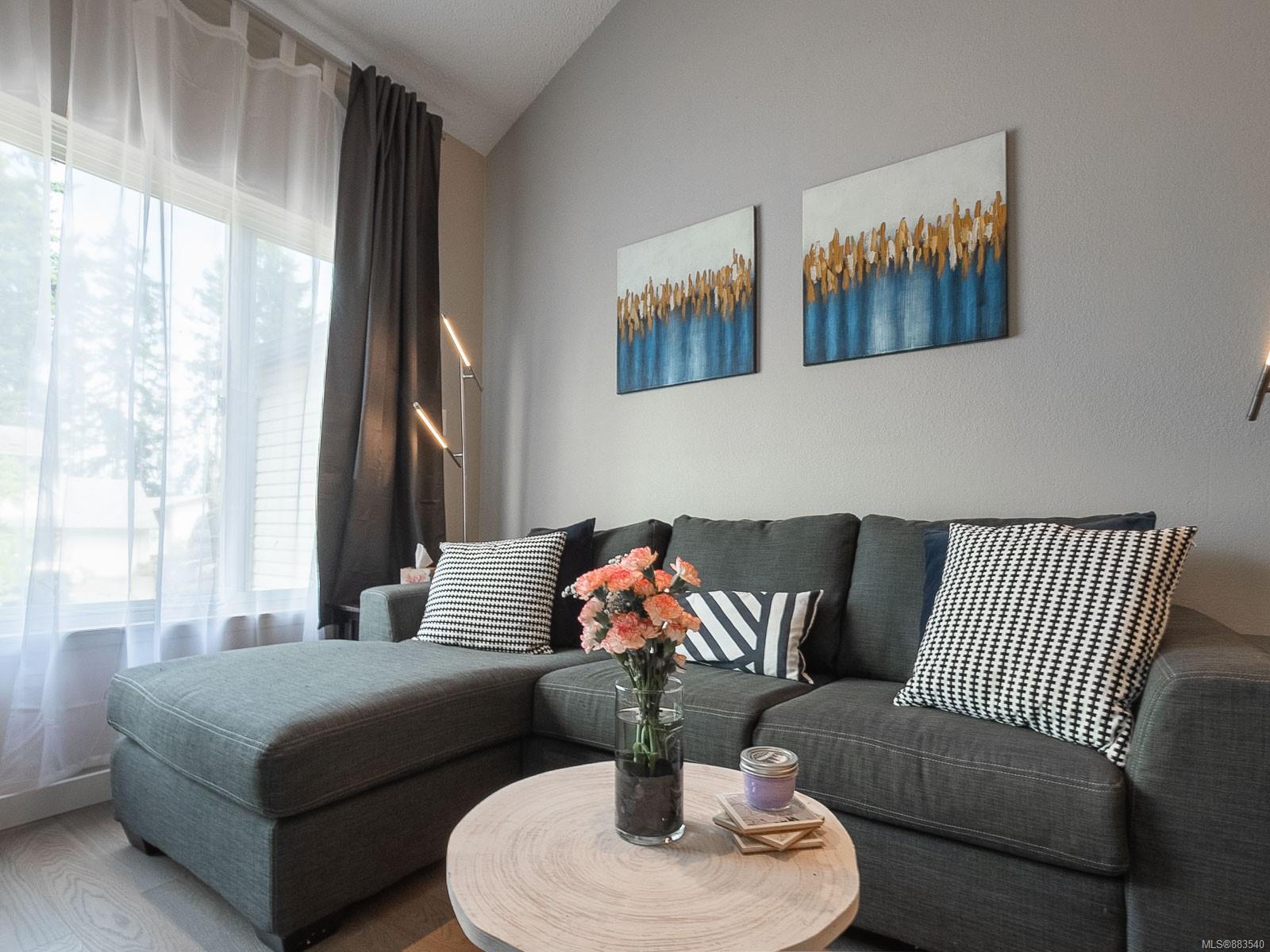 440 Resolution Place, Ladysmith, BC, V9G 1P8 883540 Carol Warkentin