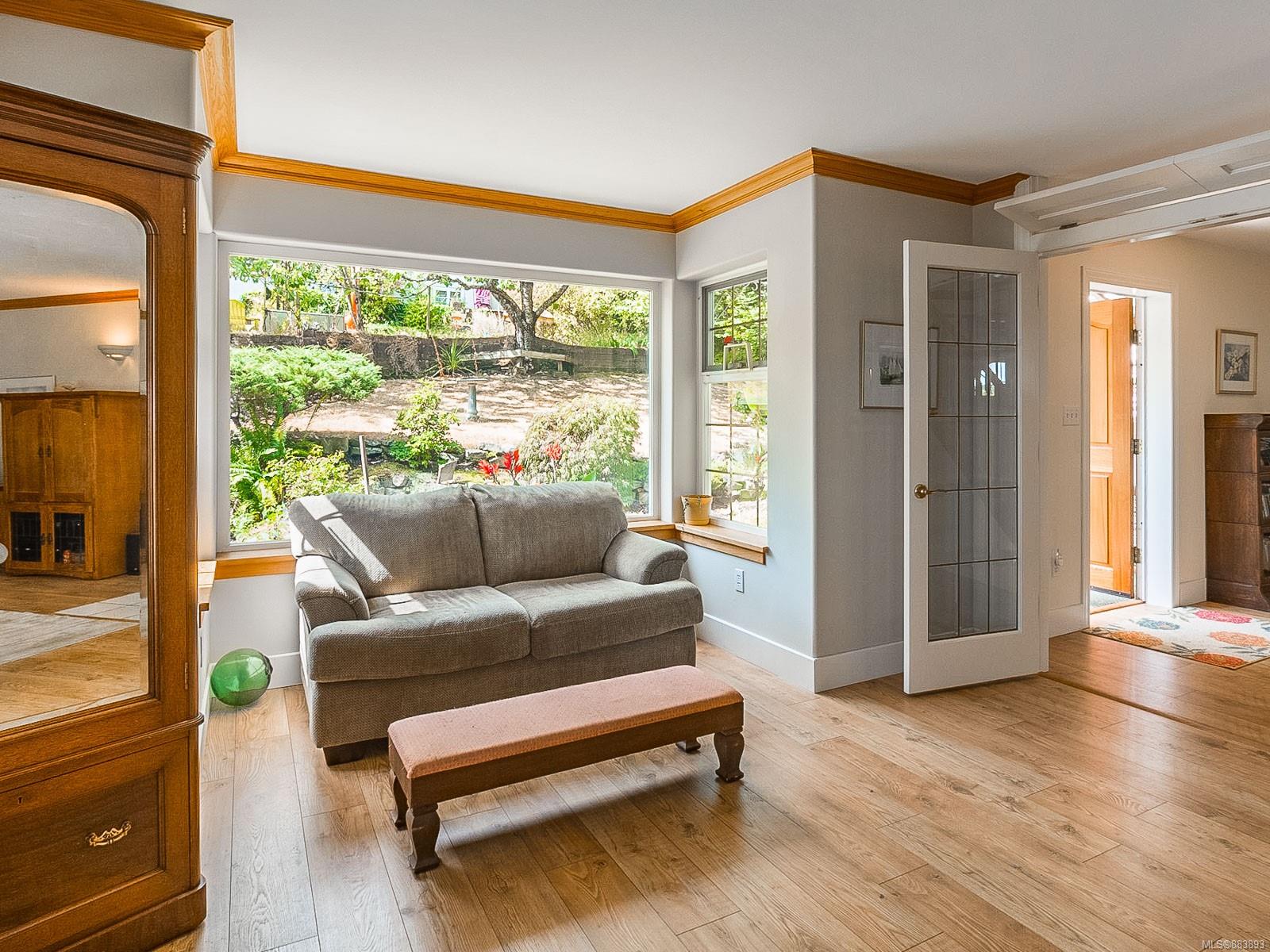 283 Dogwood Drive, Ladysmith, BC, V9G 1T3 883893 Carol Warkentin