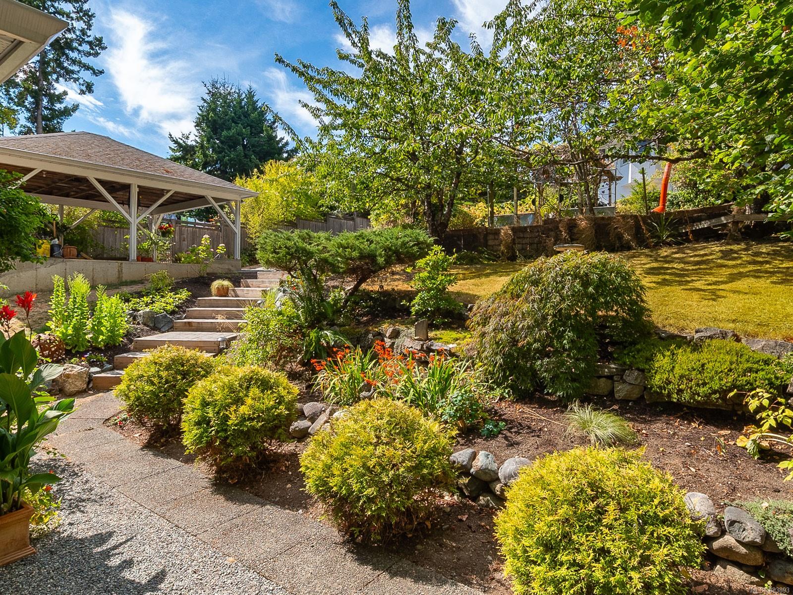 283 Dogwood Drive, Ladysmith, BC, V9G 1T3 883893 Carol Warkentin