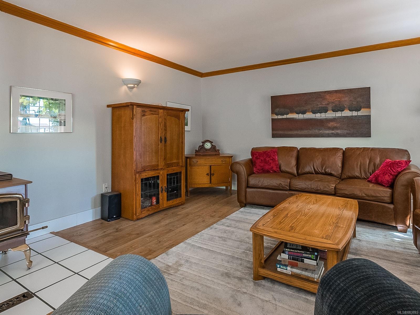 283 Dogwood Drive, Ladysmith, BC, V9G 1T3 883893 Carol Warkentin