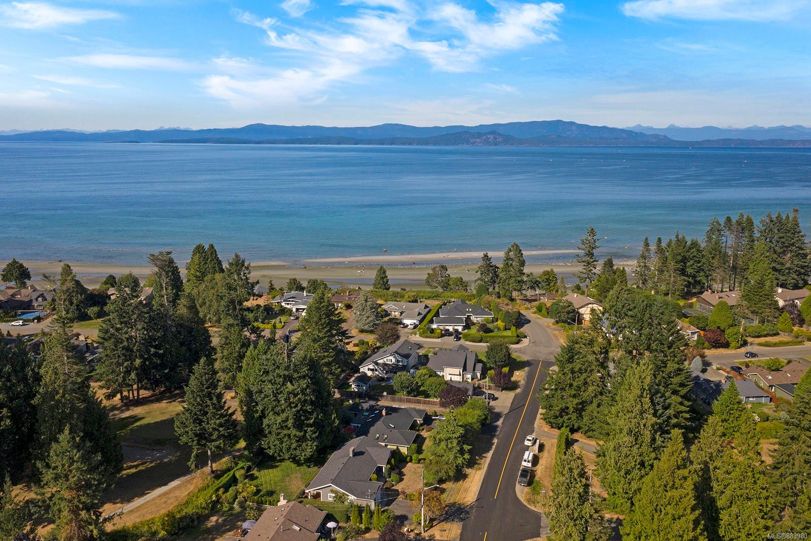 464 Eaglecrest Dr, Qualicum Beach, BC, CA 883980 Stacey Juss