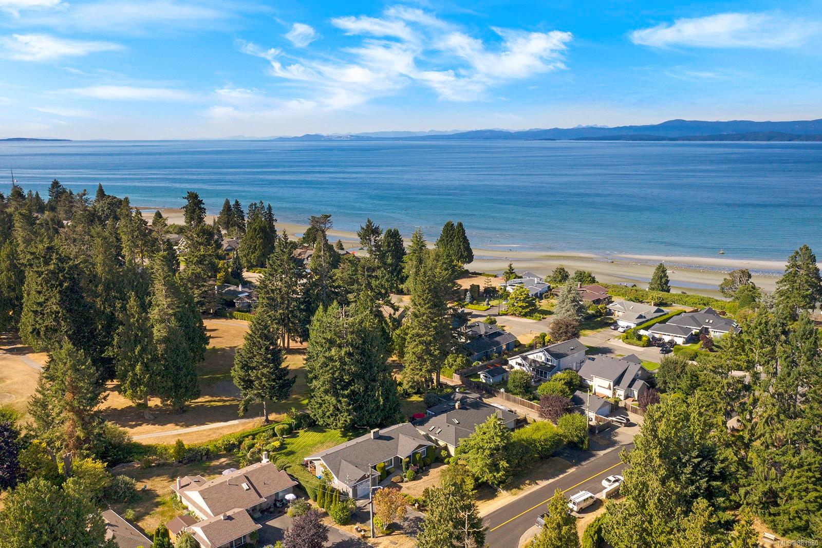 464 Eaglecrest Dr, Qualicum Beach, BC, CA 883980 Stacey Juss