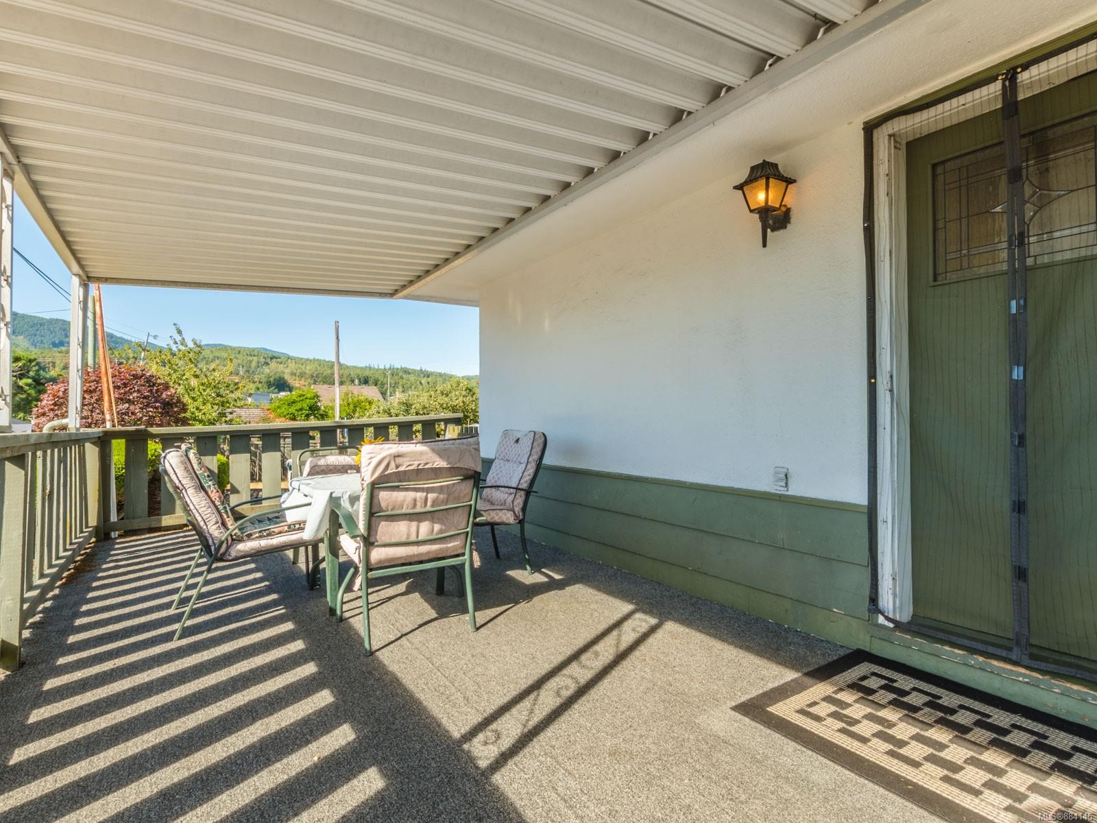 730 4th Avenue, Ladysmith, BC, V9G 1T4 884145 Carol Warkentin and