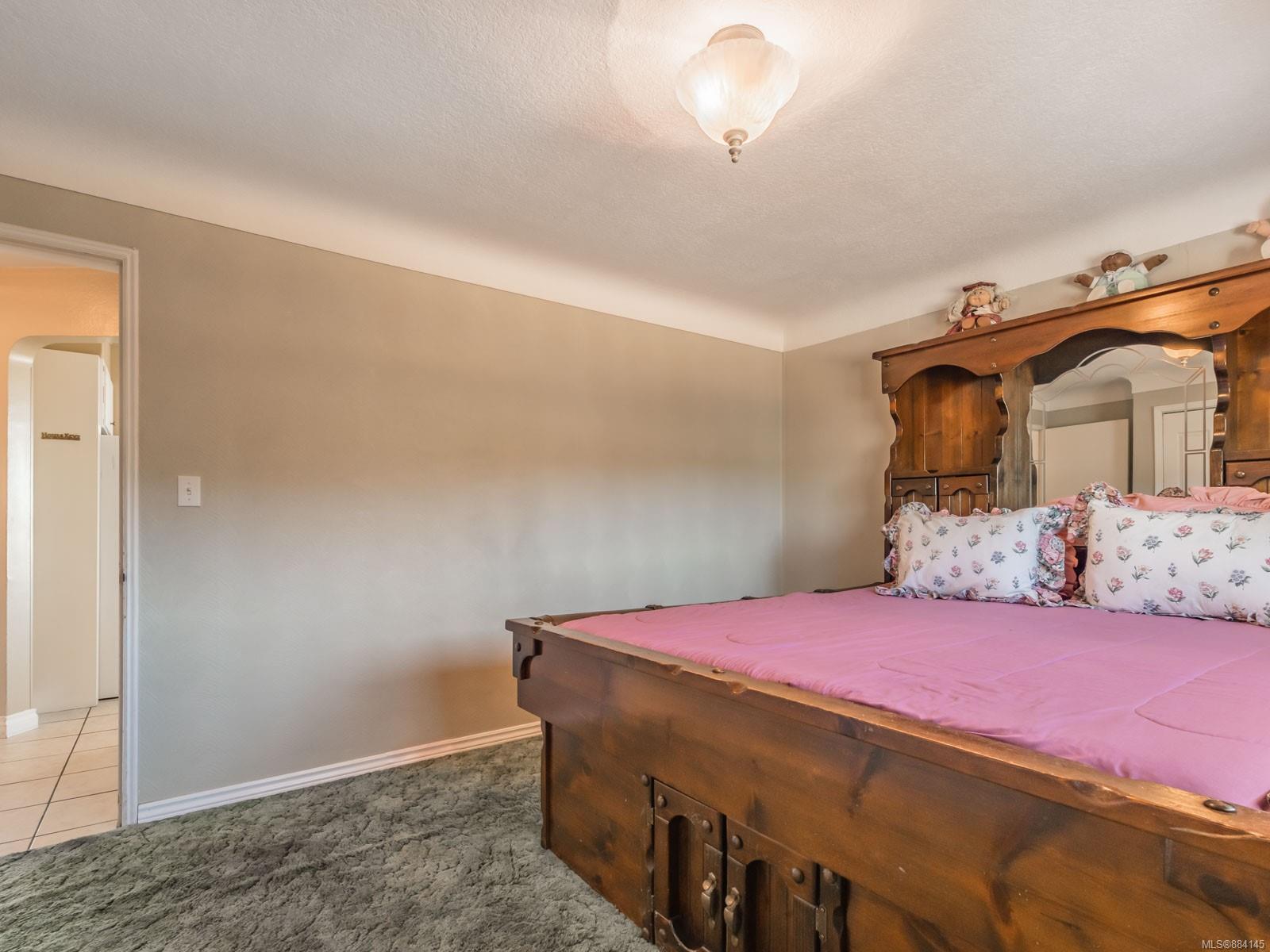 730 4th Avenue, Ladysmith, BC, V9G 1T4 884145 Carol Warkentin and