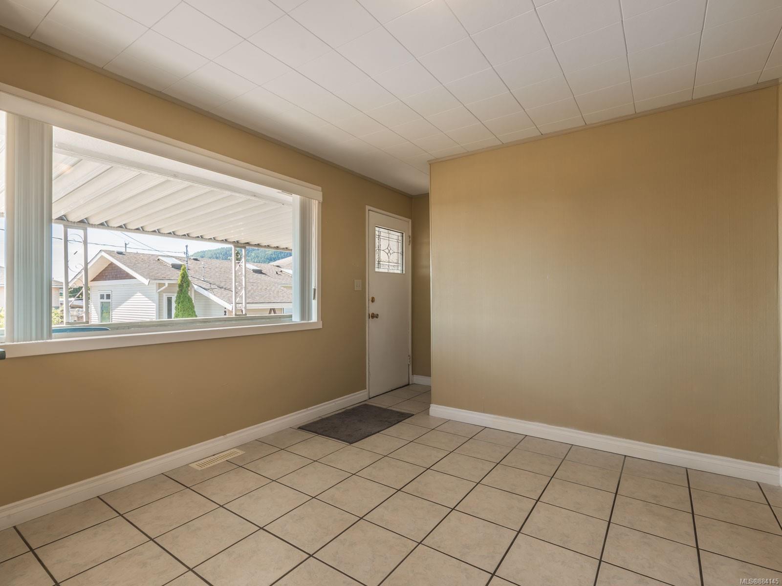 730 4th Avenue, Ladysmith, BC, V9G 1T4 884145 Carol Warkentin and