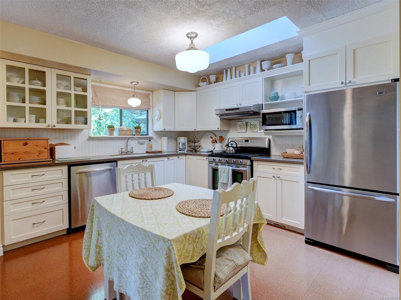 1711 Empress Road, Cobble Hill, BC, V0R 1L6 884154 Per Dahlstrom