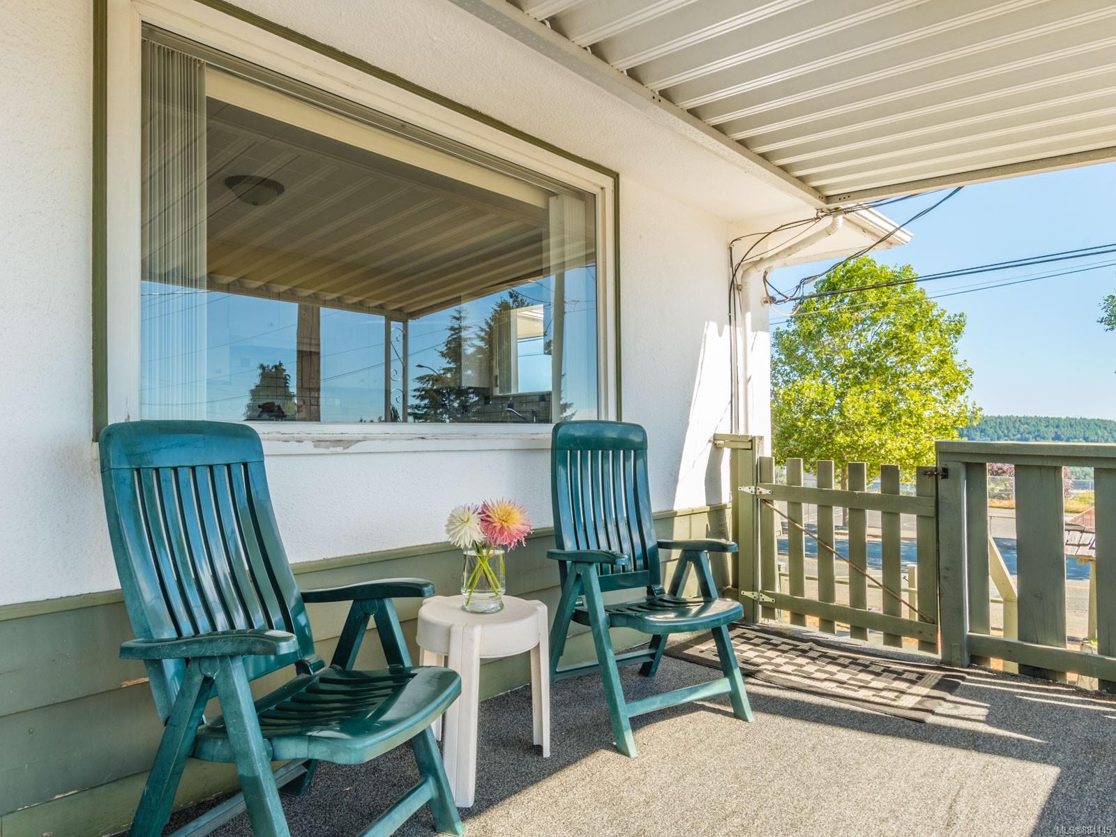 730 4th Avenue, Ladysmith, BC, V9G 1T4 884145 Carol Warkentin and