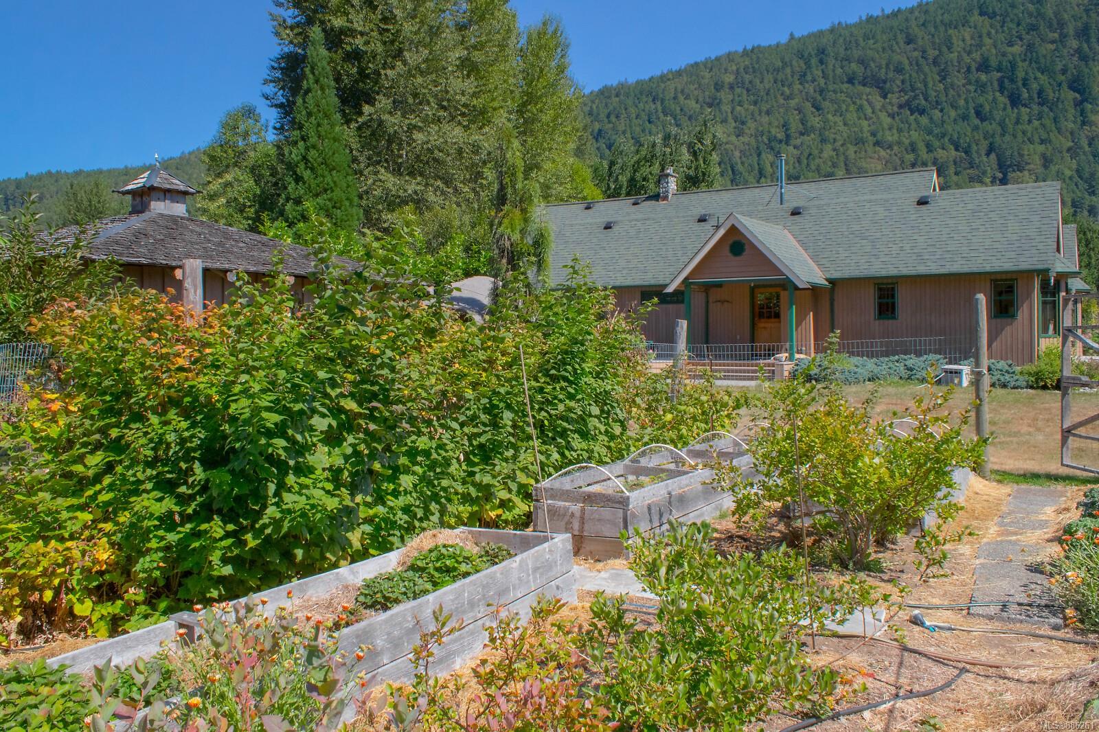 3775 Mountain Rd, Cobble Hill, BC, V9L 6N4 886261 Sarah Doyle