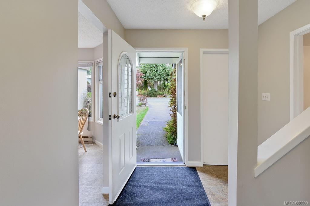 47, 7925 Simpson Road, Central Saanich, BC, V8M 1L3 886899 Rob