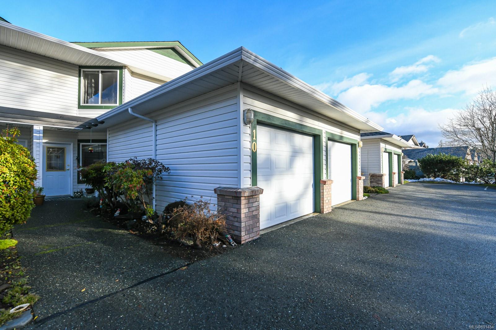 10 950 Braidwood Rd, Courtenay, BC, V9N 3R9 891484 Tessa Procter