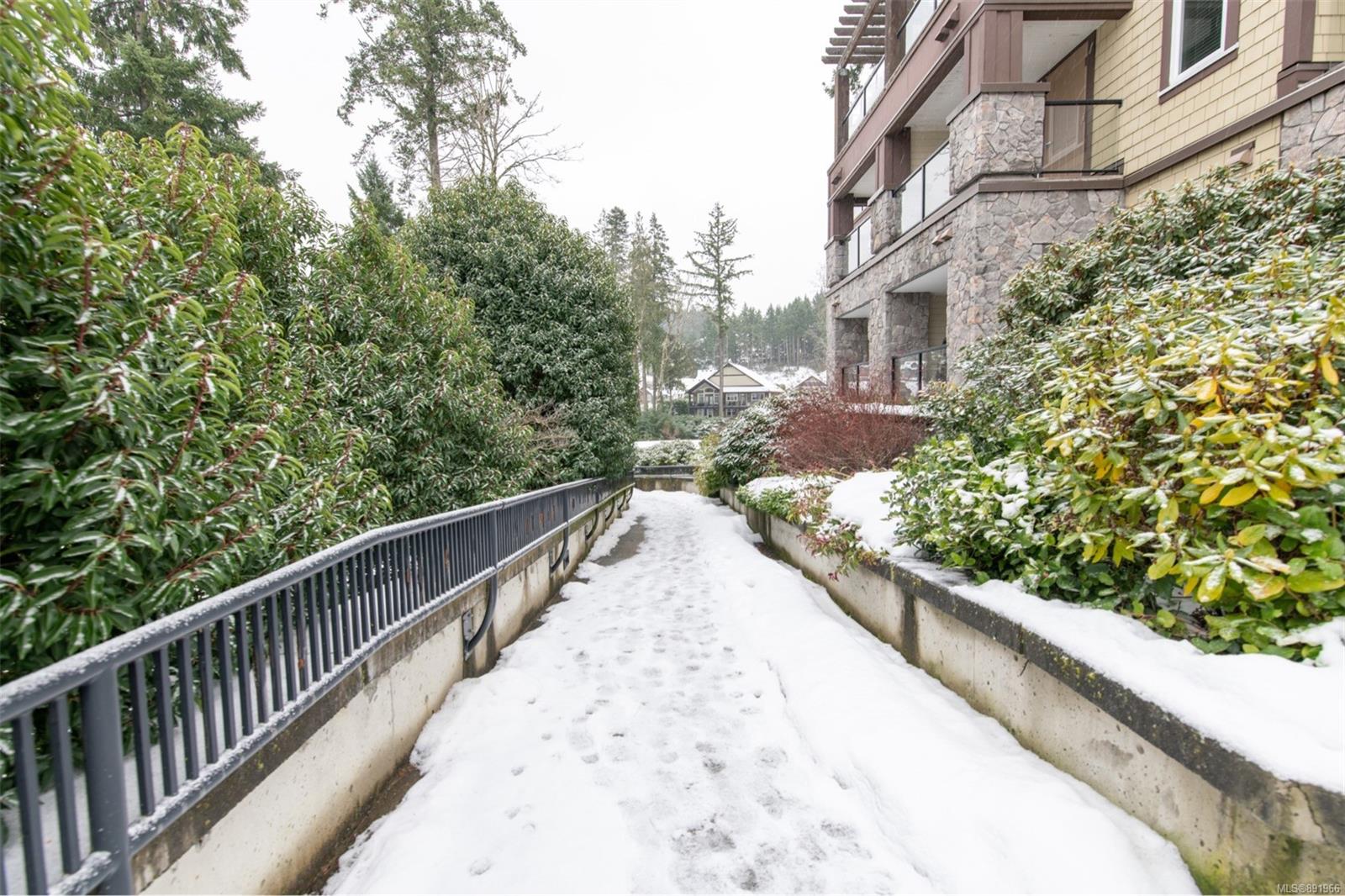 318 1335 Bear Mountain Parkway, Langford, BC, V9B 6T9 891966