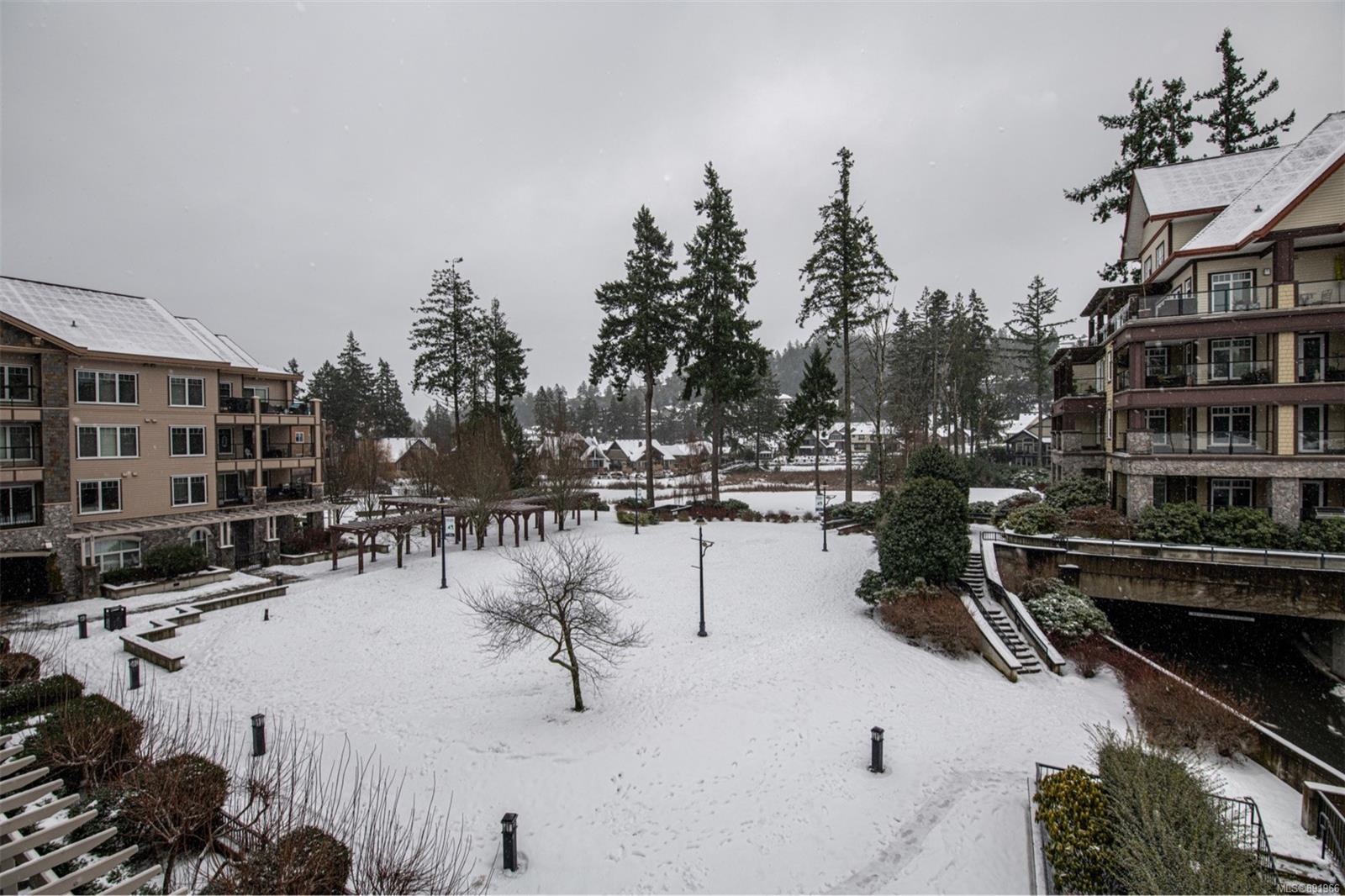 318 1335 Bear Mountain Parkway, Langford, BC, V9B 6T9 891966