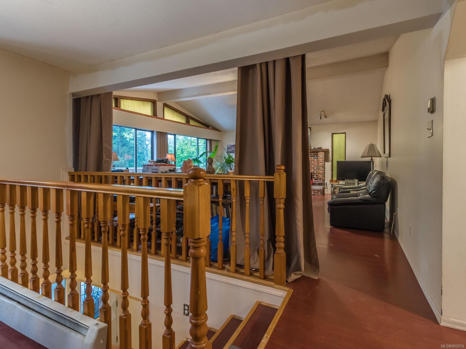 3057 Cowichan Lake Road, Duncan, BC, V9L 4B6 892674 Carol Warkentin