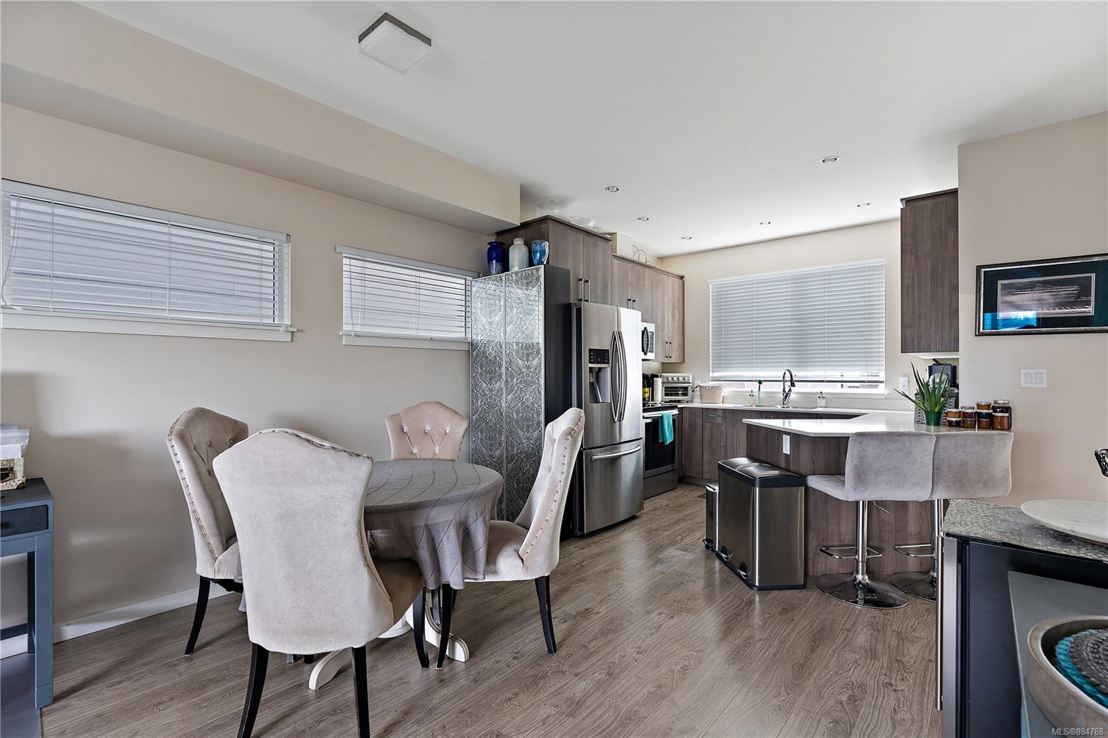 948 Solitaire Landing, Langford, BC, V9C 0J9 894768 Mark Rice