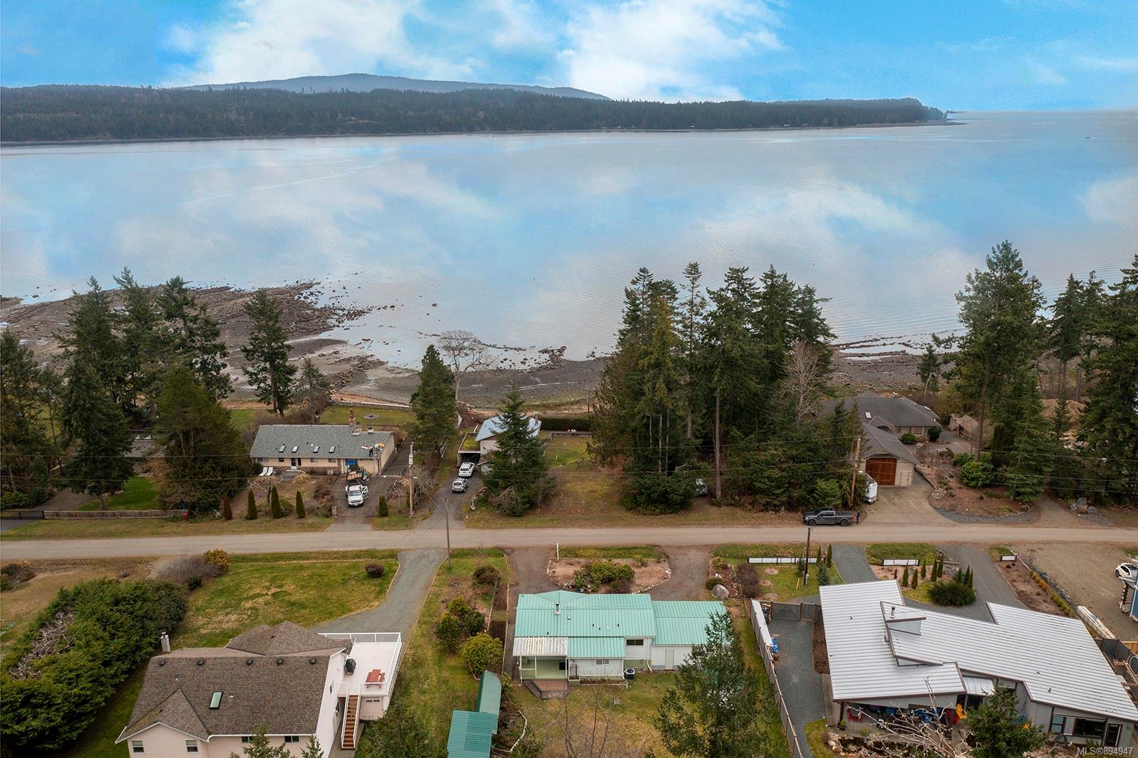 169 Baynes Drive, Fanny Bay, BC, V0R 1W0 894947 Stevie Cauvier