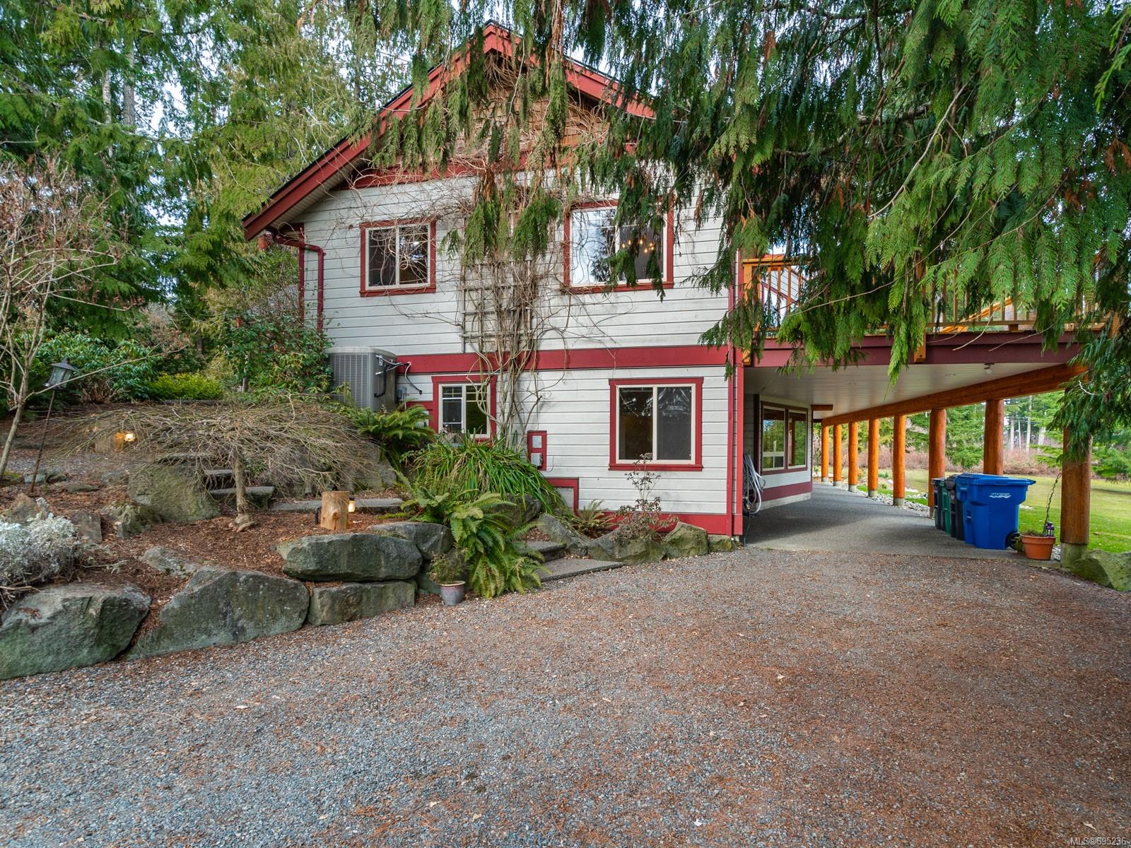 1298 Fielding Road, Nanaimo, BC, V9X 1K8 895236 Susan McGougan