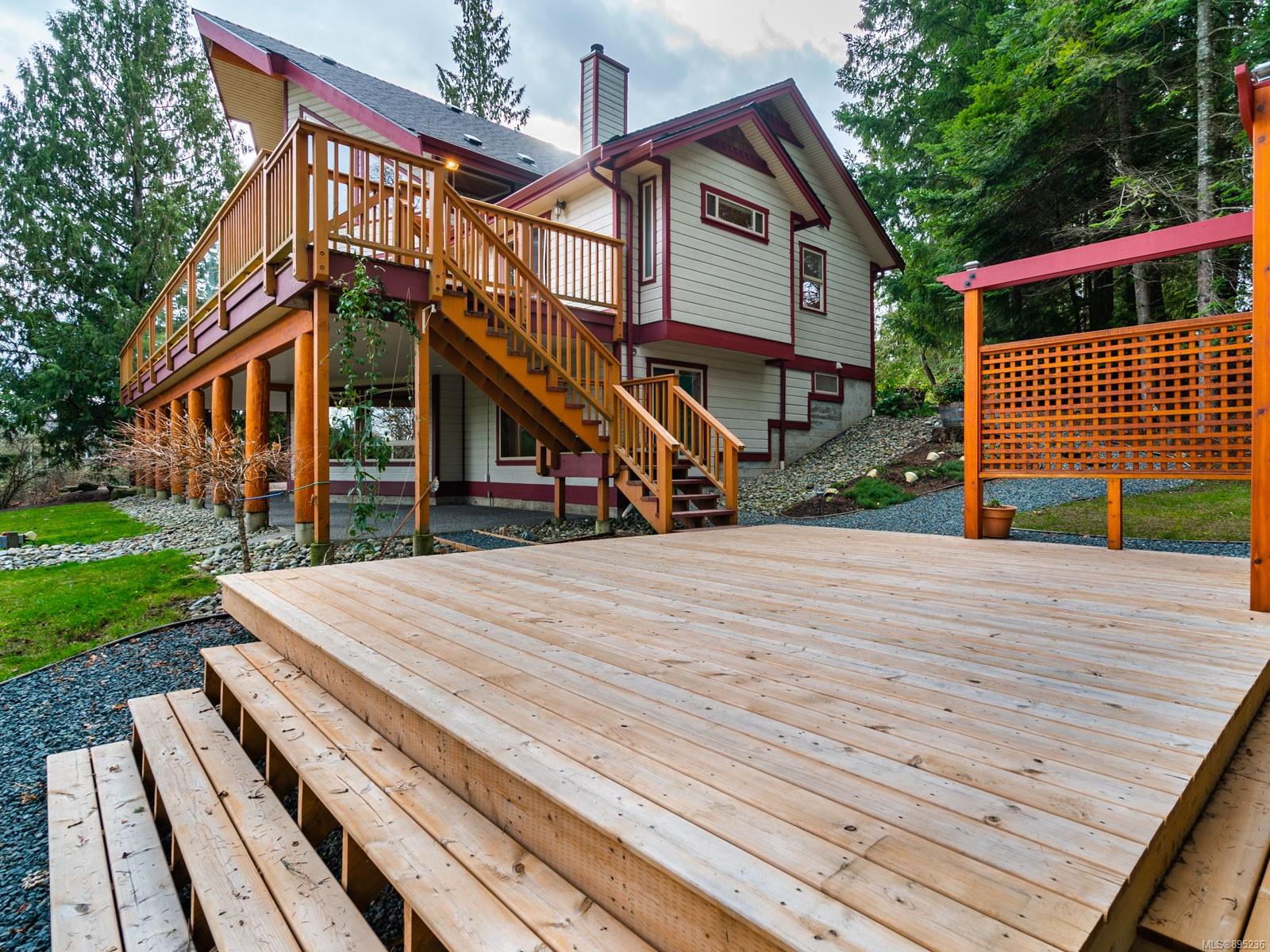 1298 Fielding Road, Nanaimo, BC, V9X 1K8 895236 Susan McGougan